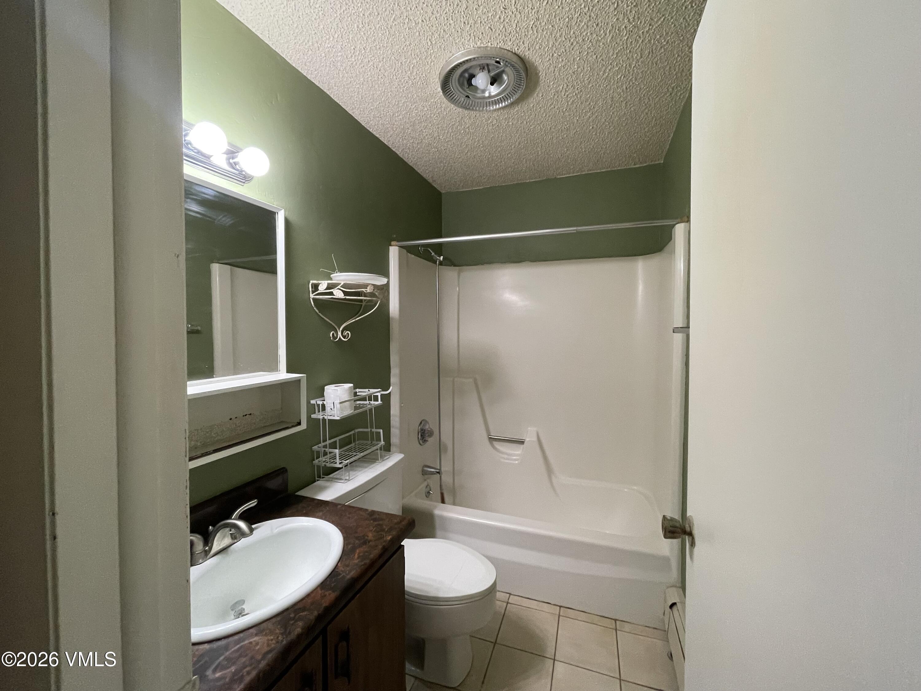 2269 Chamonix Lane APT 2