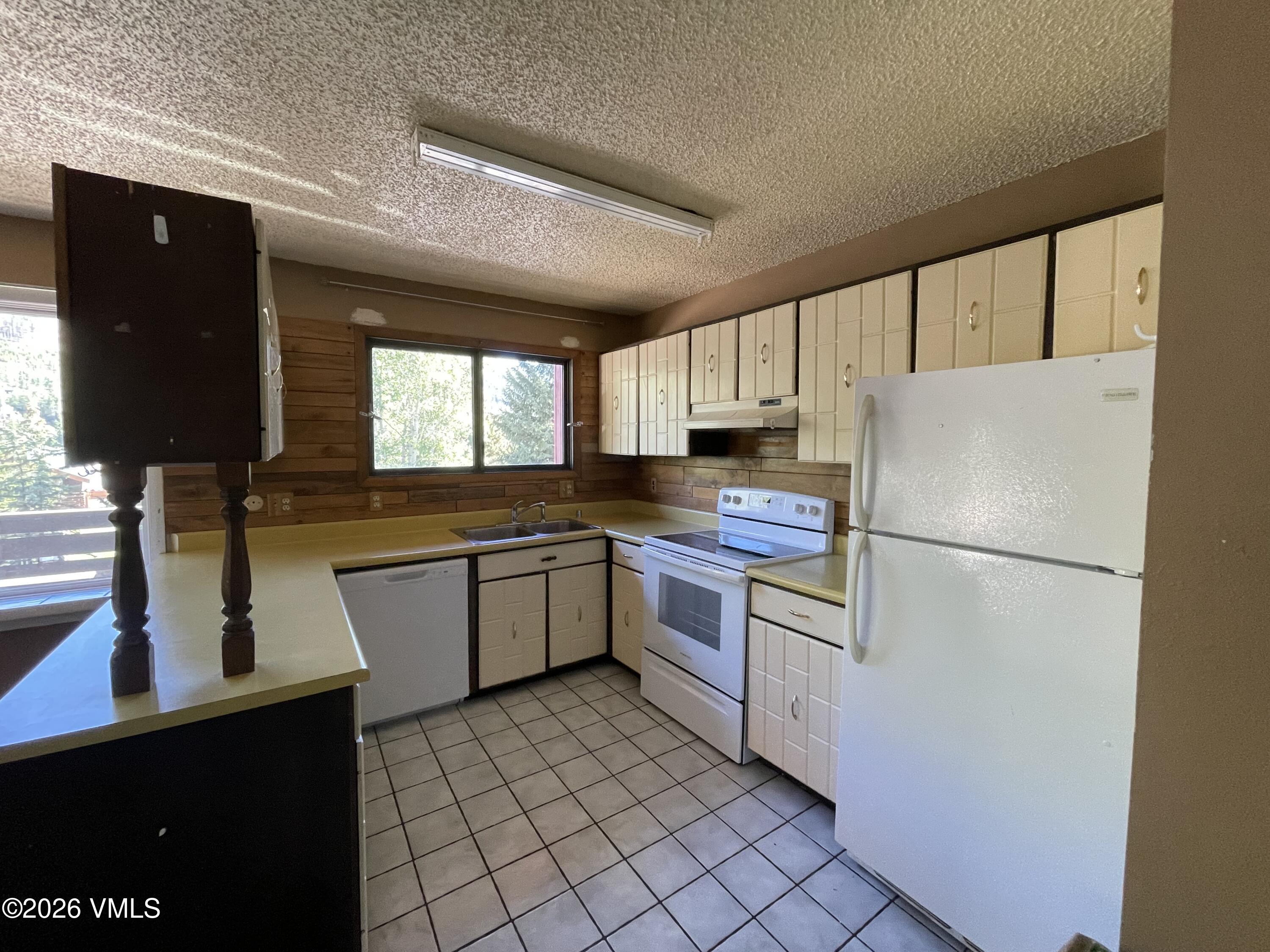 2269 Chamonix Lane APT 2