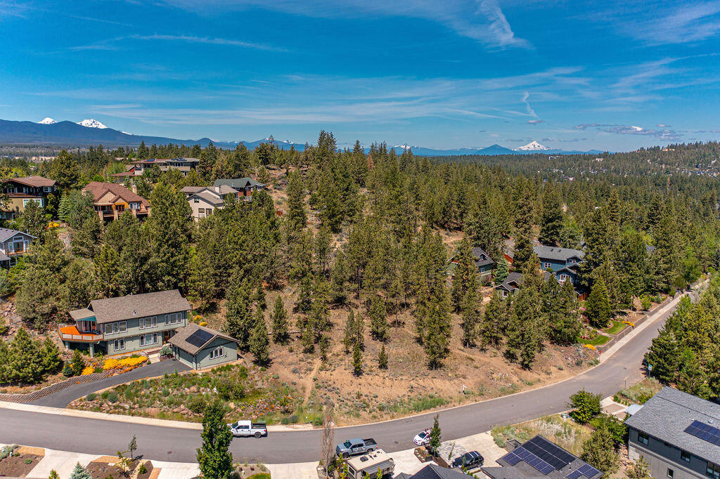 1738 SW Troon Avenue