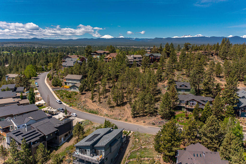 1738 SW Troon Avenue