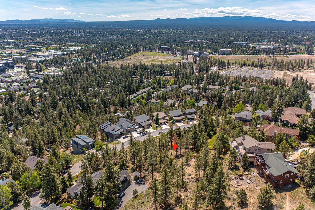 1738 SW Troon Avenue