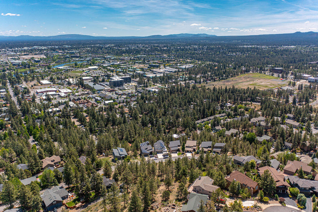 1738 SW Troon Avenue