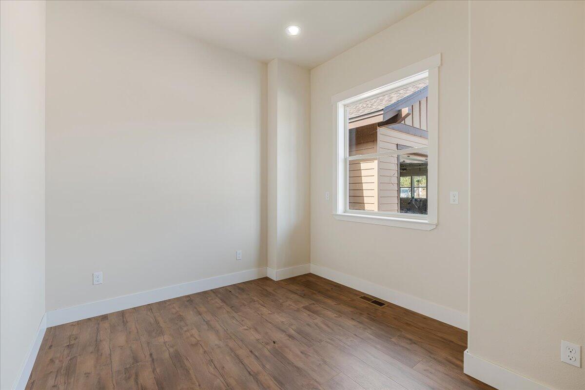 1784 SE Texas Circle, 37