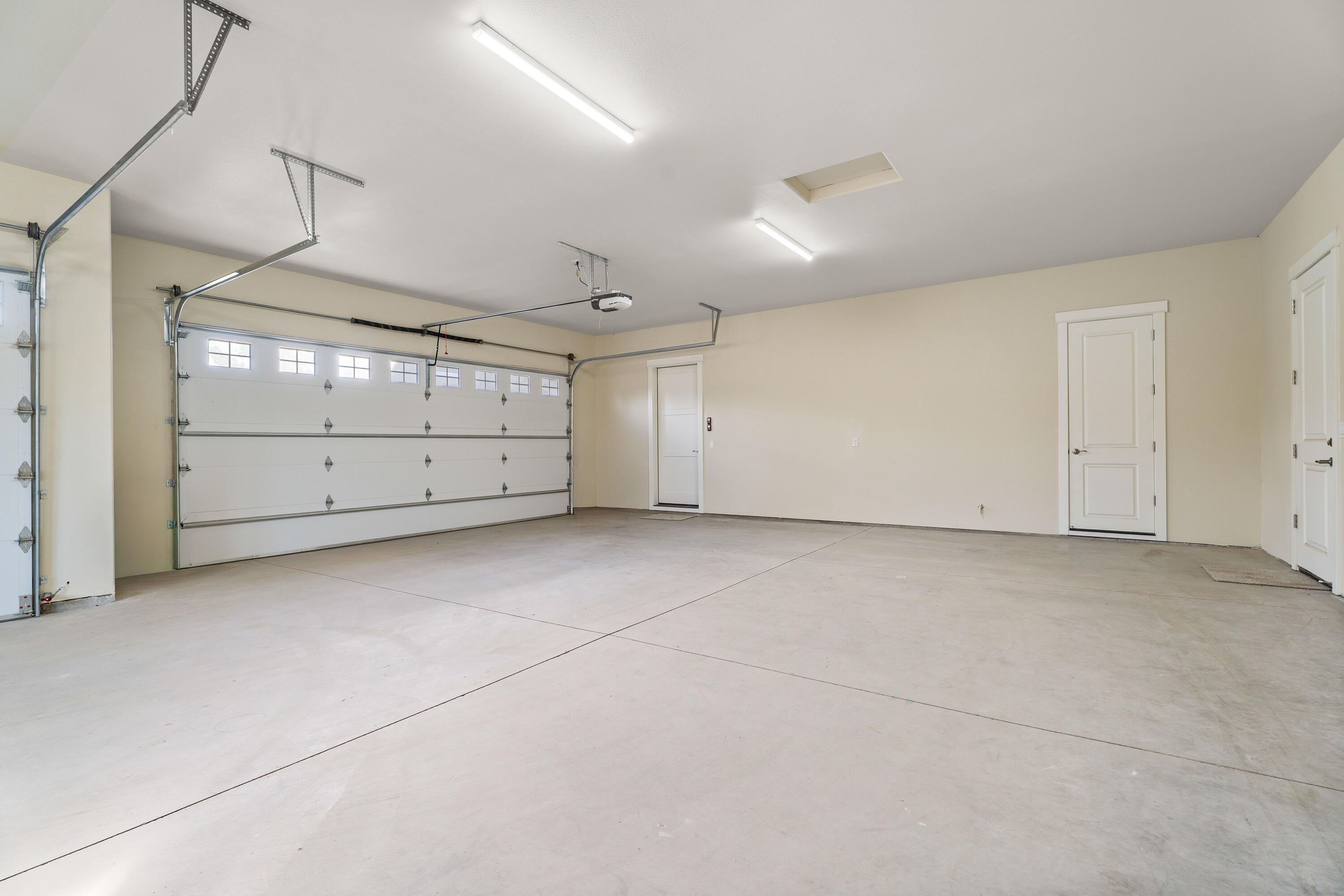 1784 SE Texas Circle, 37