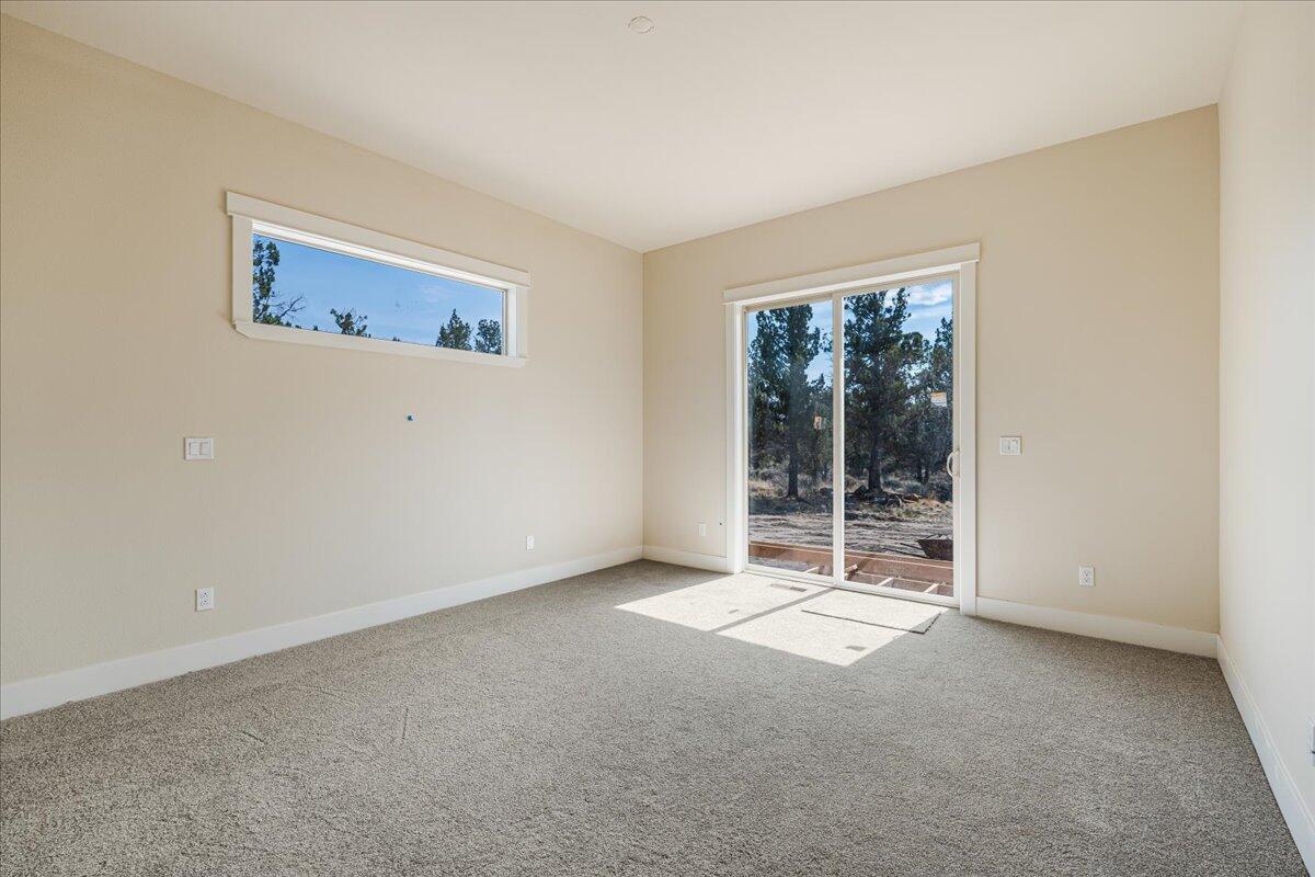 1784 SE Texas Circle, 37