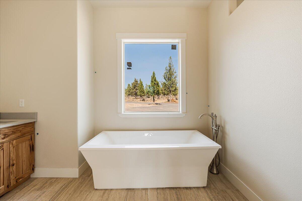 1784 SE Texas Circle, 37