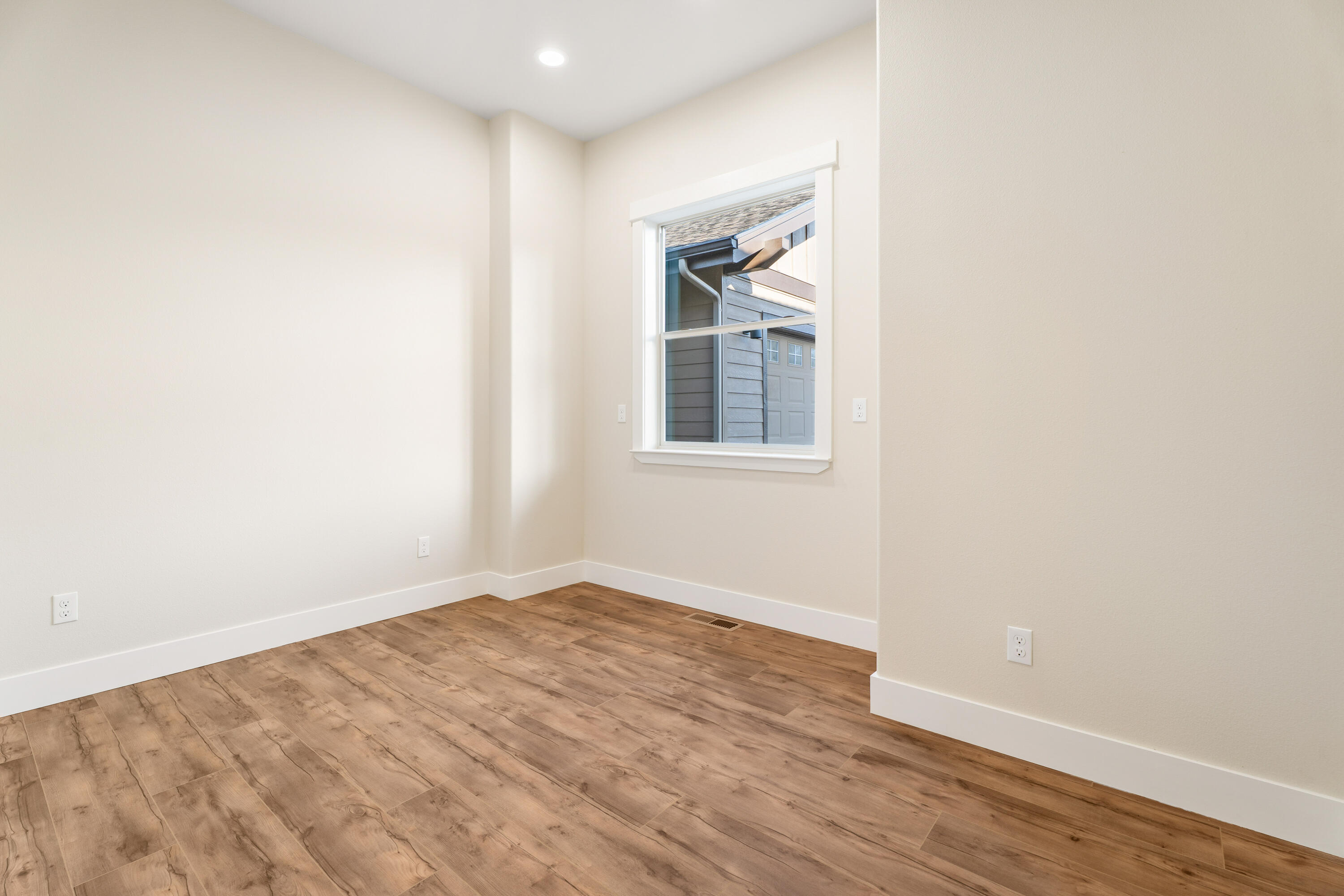 1784 SE Texas Circle, 37