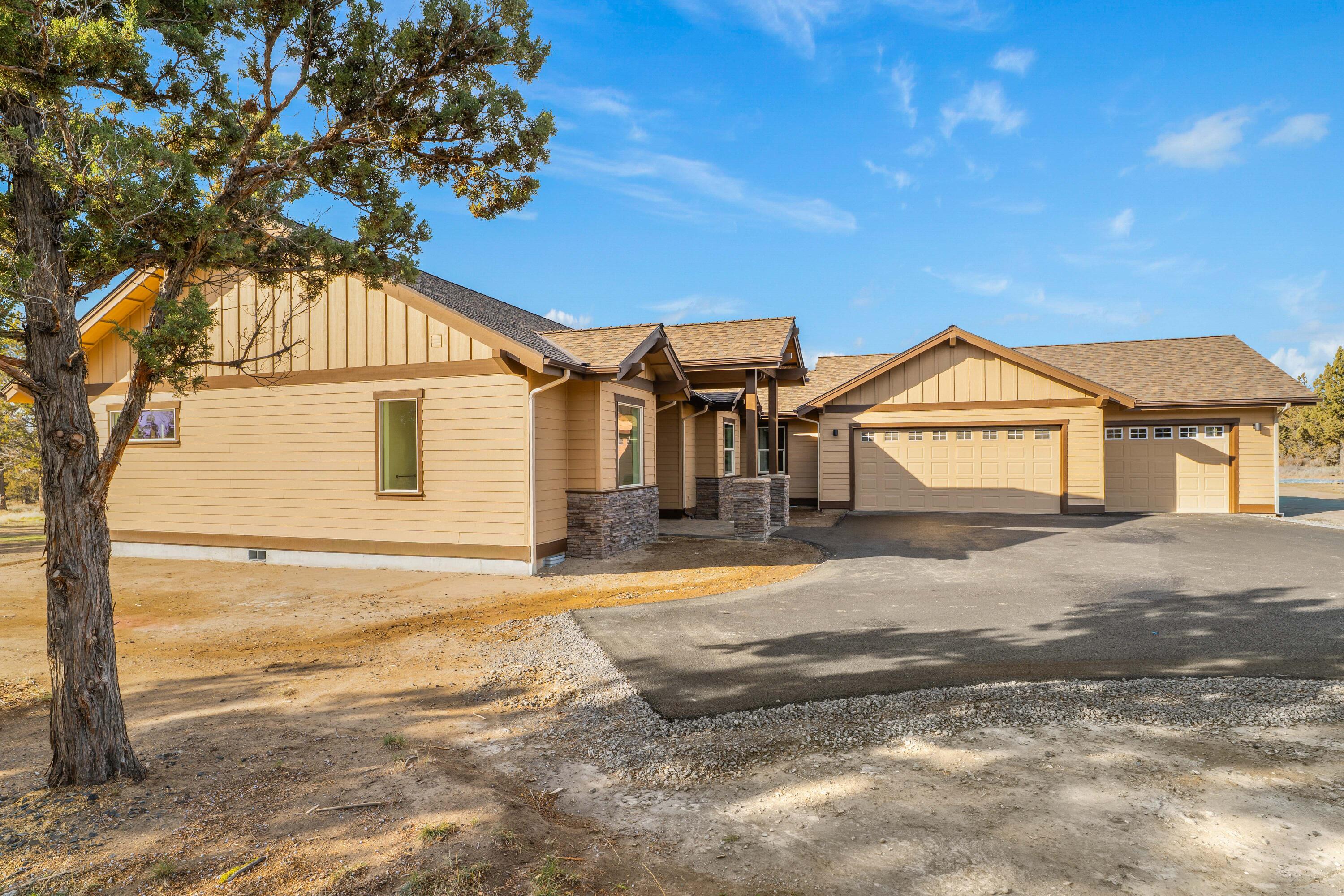 1784 SE Texas Circle, 37