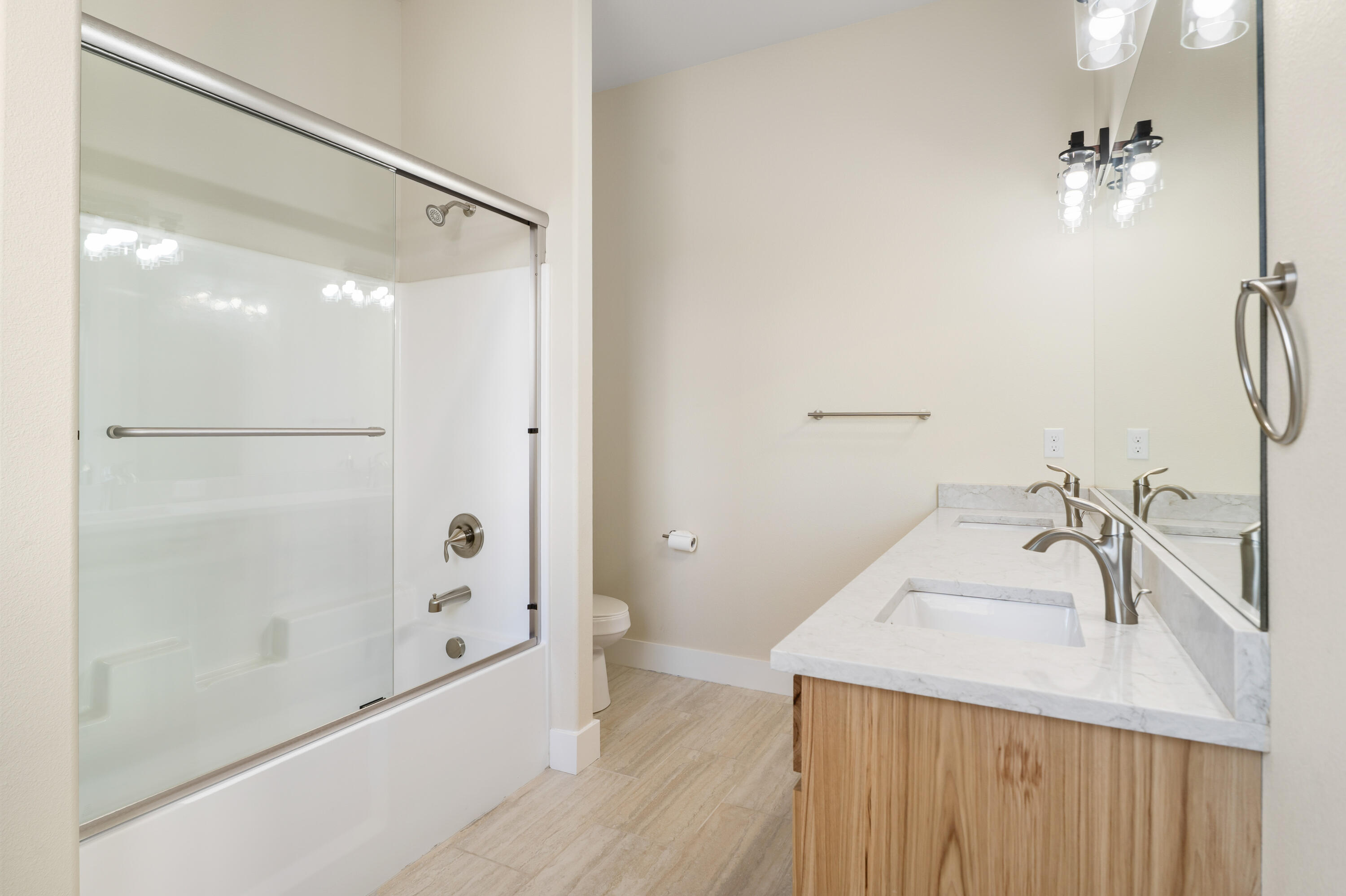 1784 SE Texas Circle, 37