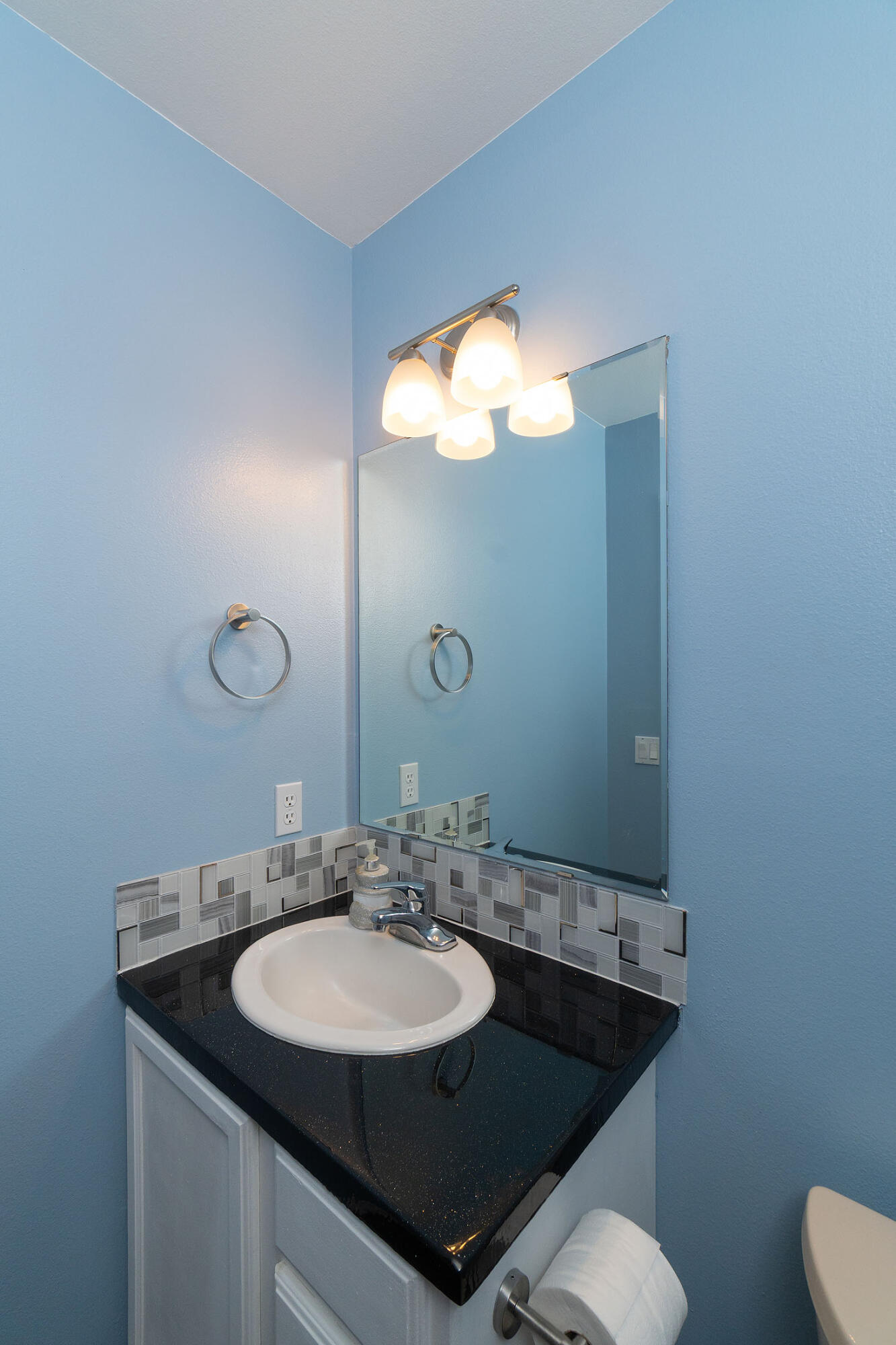 1407 NE Talon Court