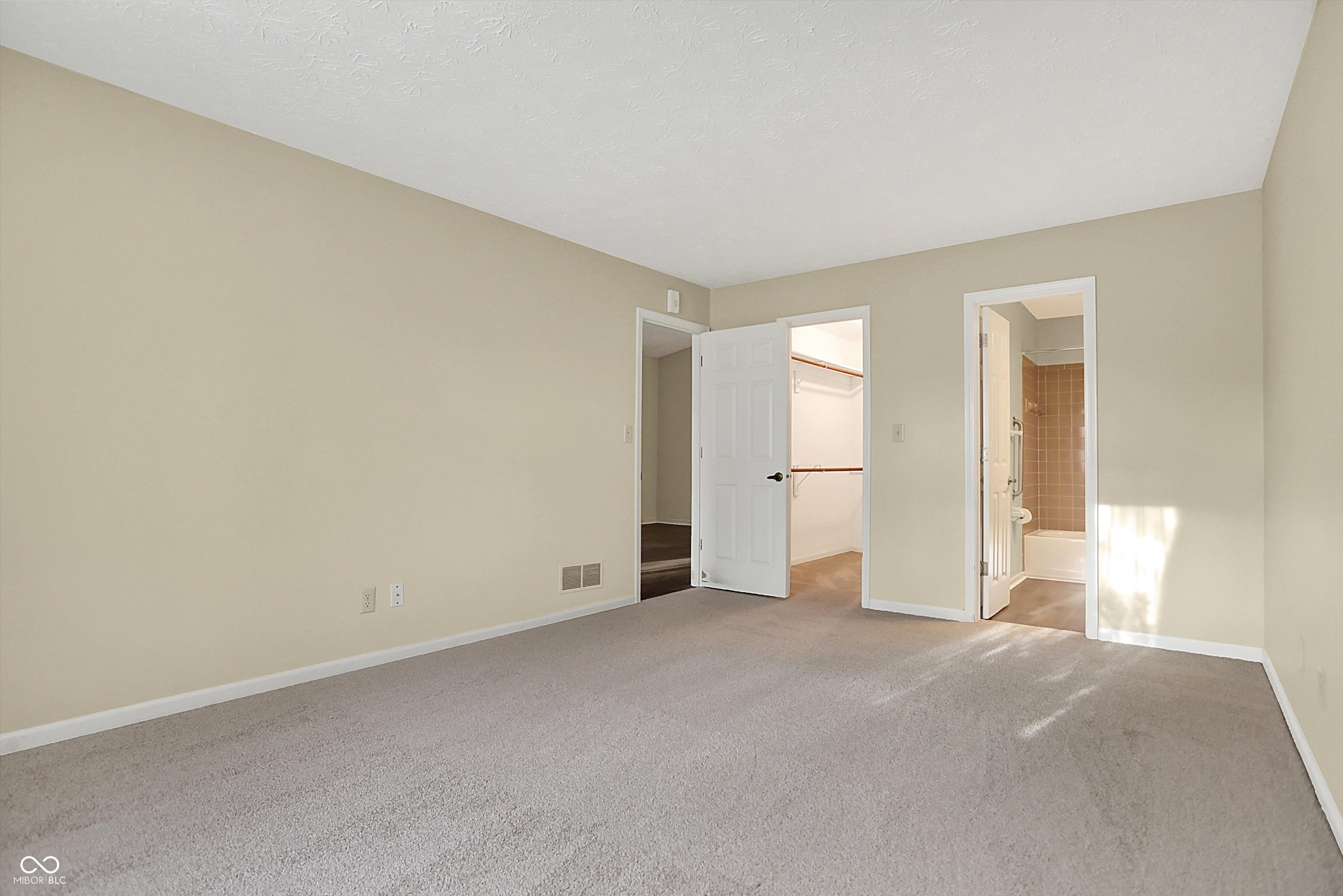 7607 Farm View Circle E