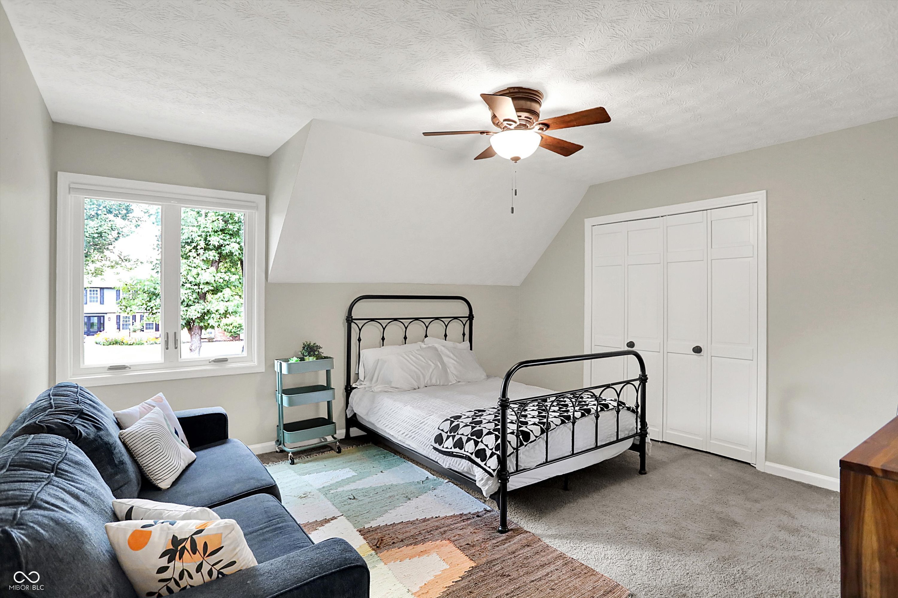 5091 Woodfield Drive