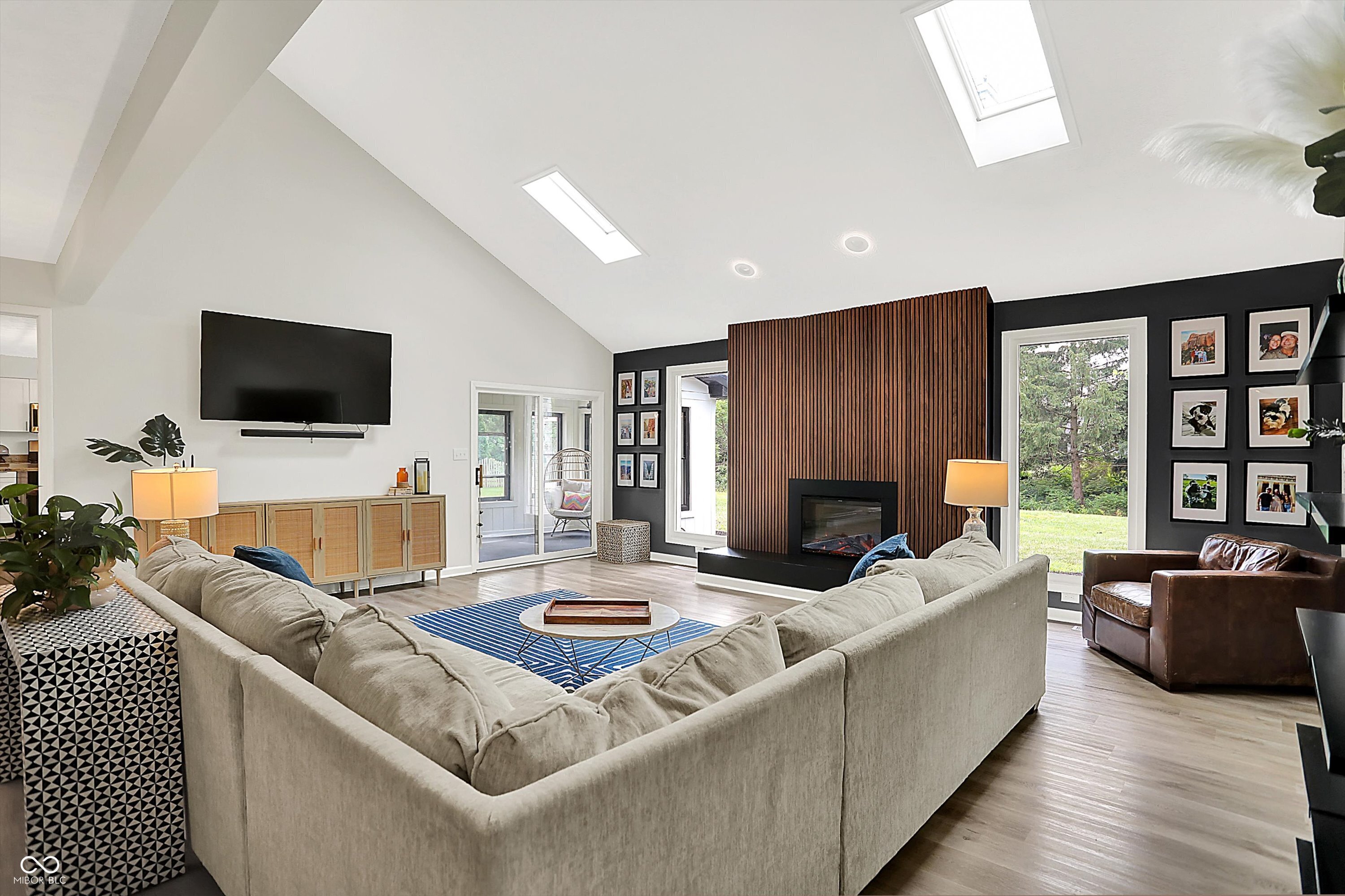5091 Woodfield Drive