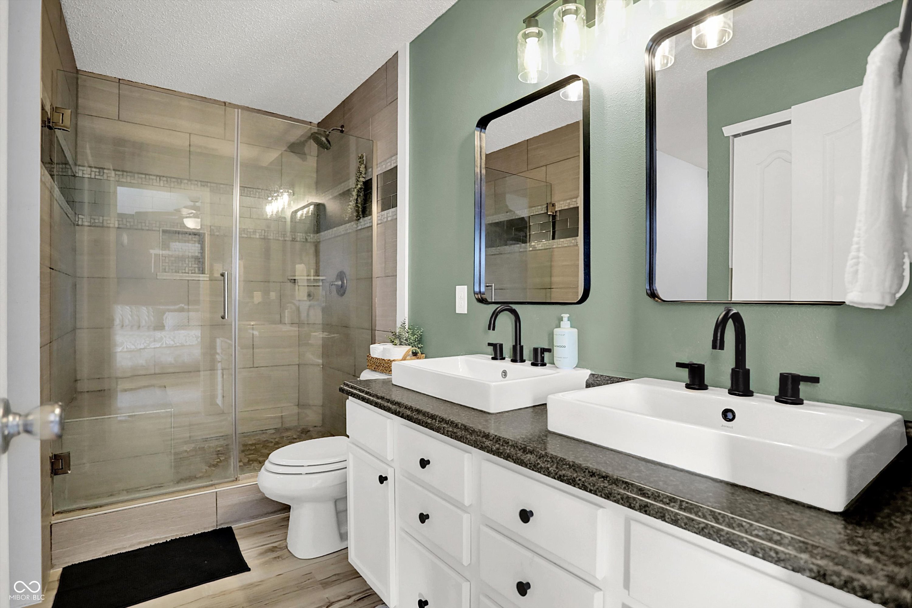 6854 W Philadelphia Drive