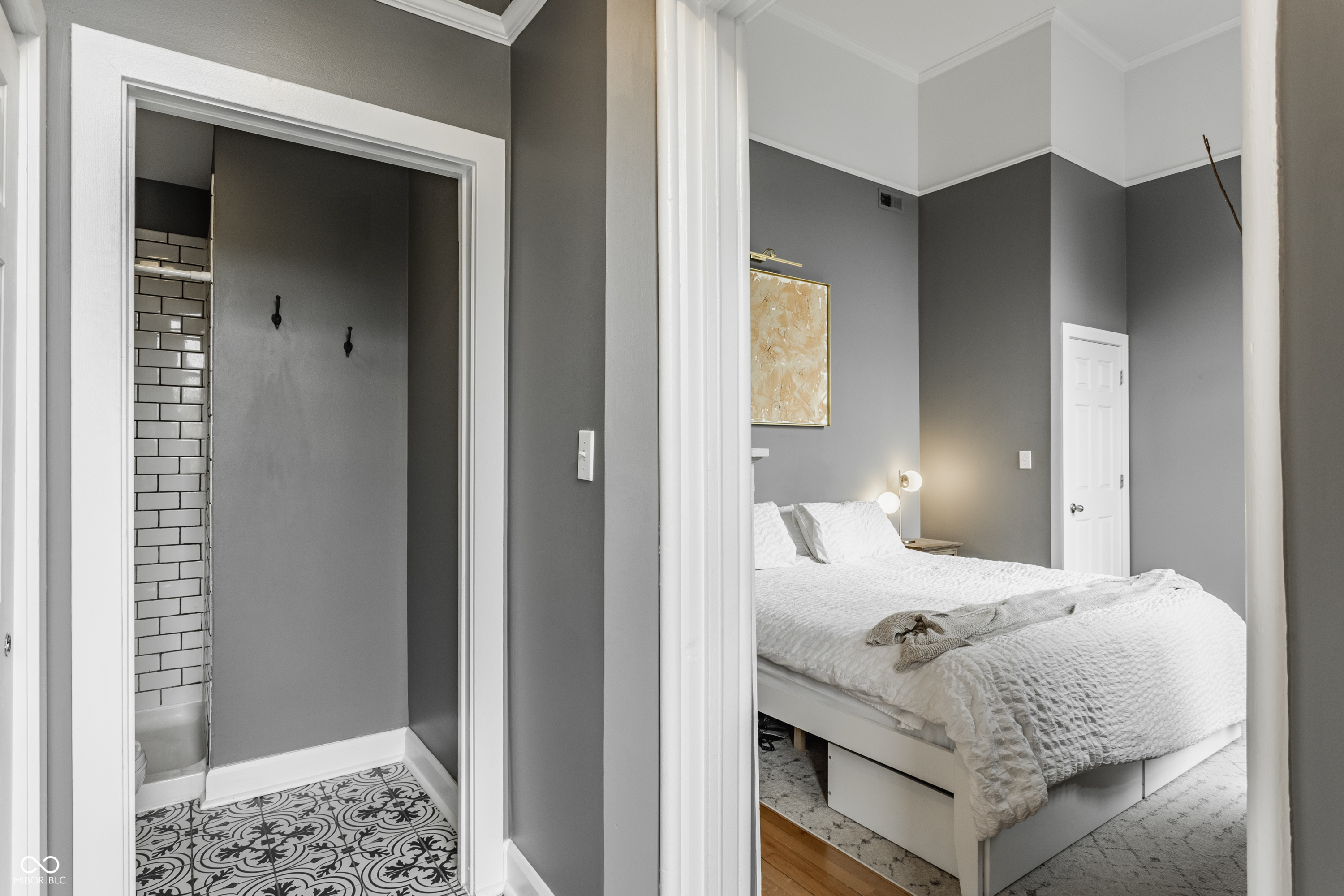 927 Noble Street Unit: 12