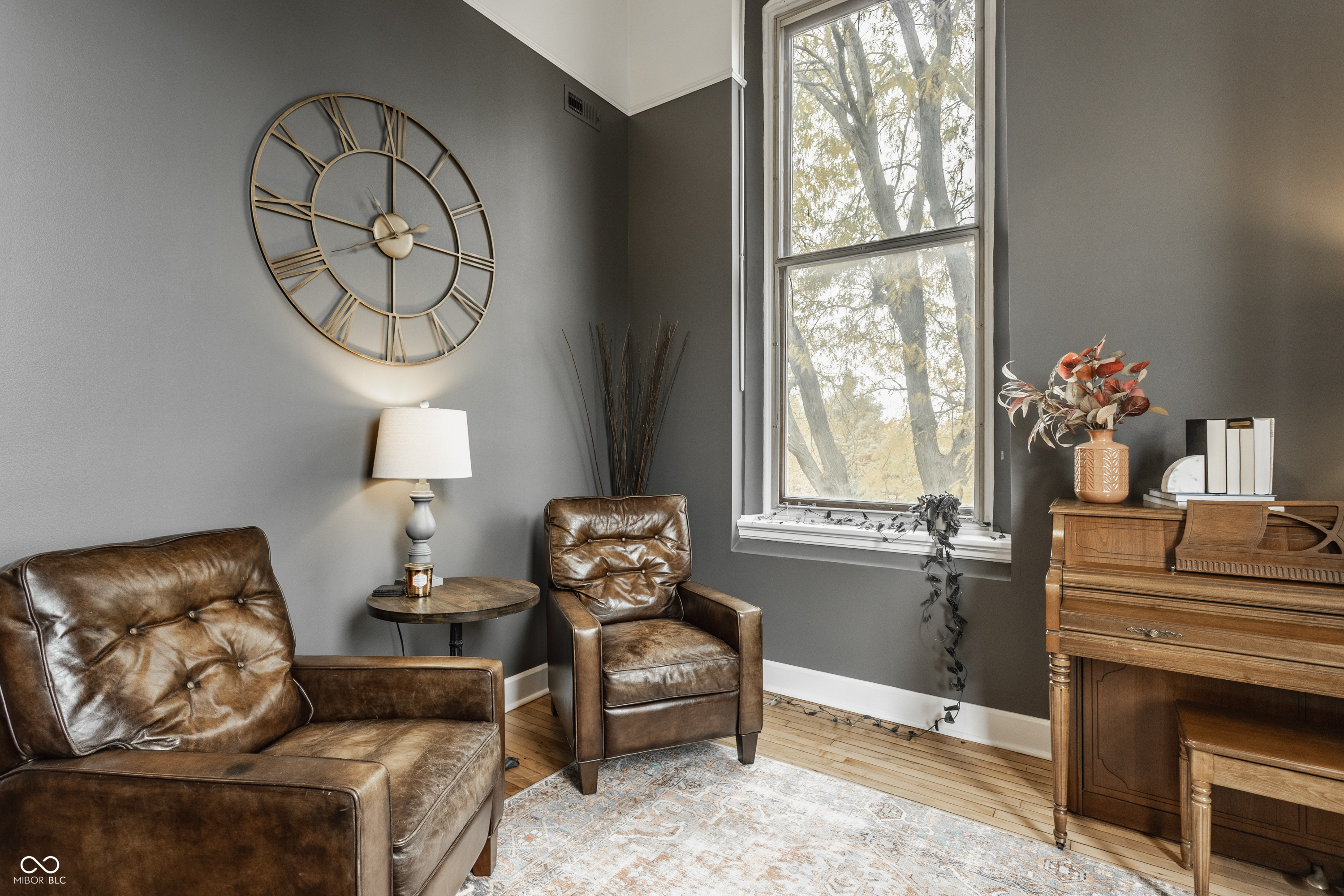 927 Noble Street Unit: 12