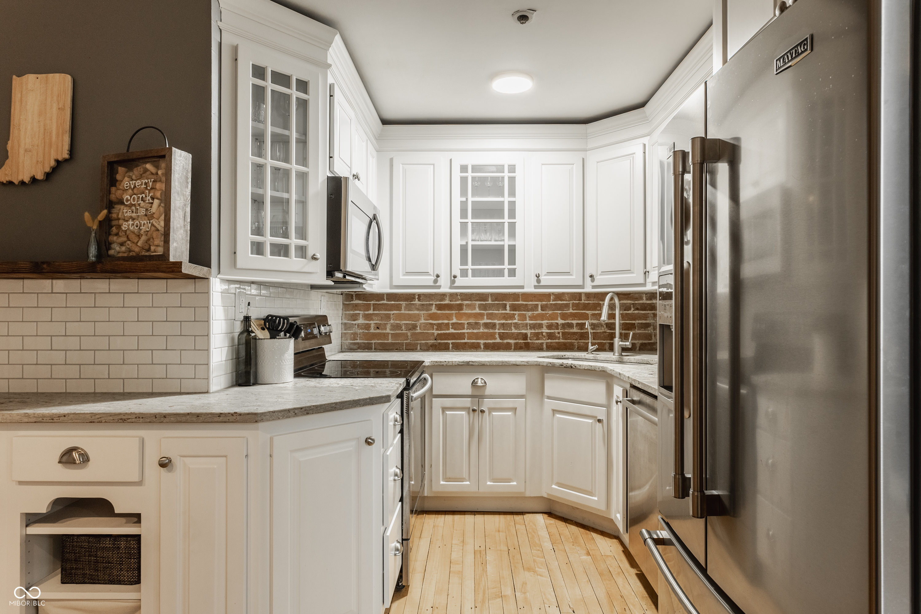 927 Noble Street Unit: 12