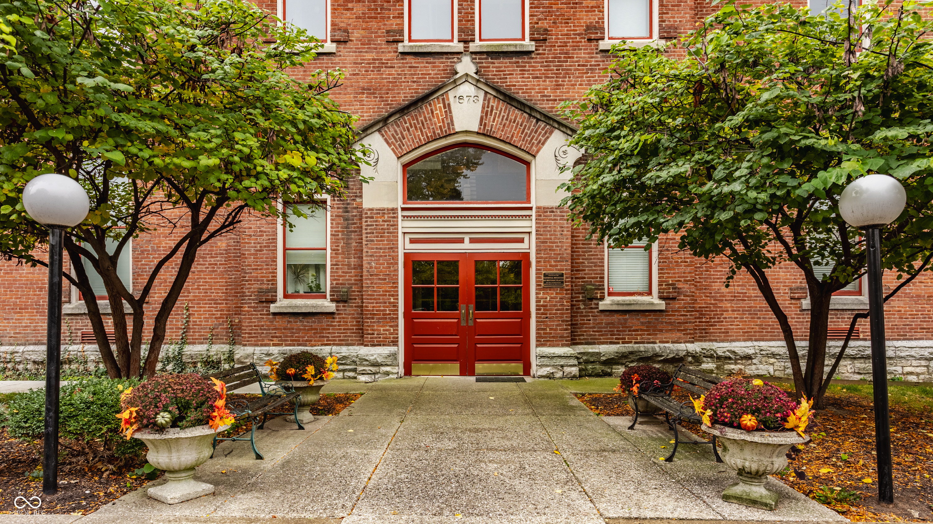 927 Noble Street Unit: 12