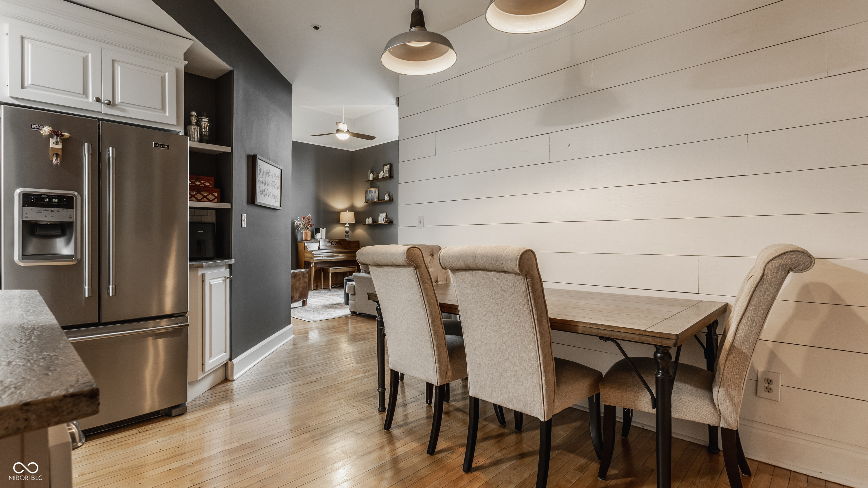 927 Noble Street Unit: 12