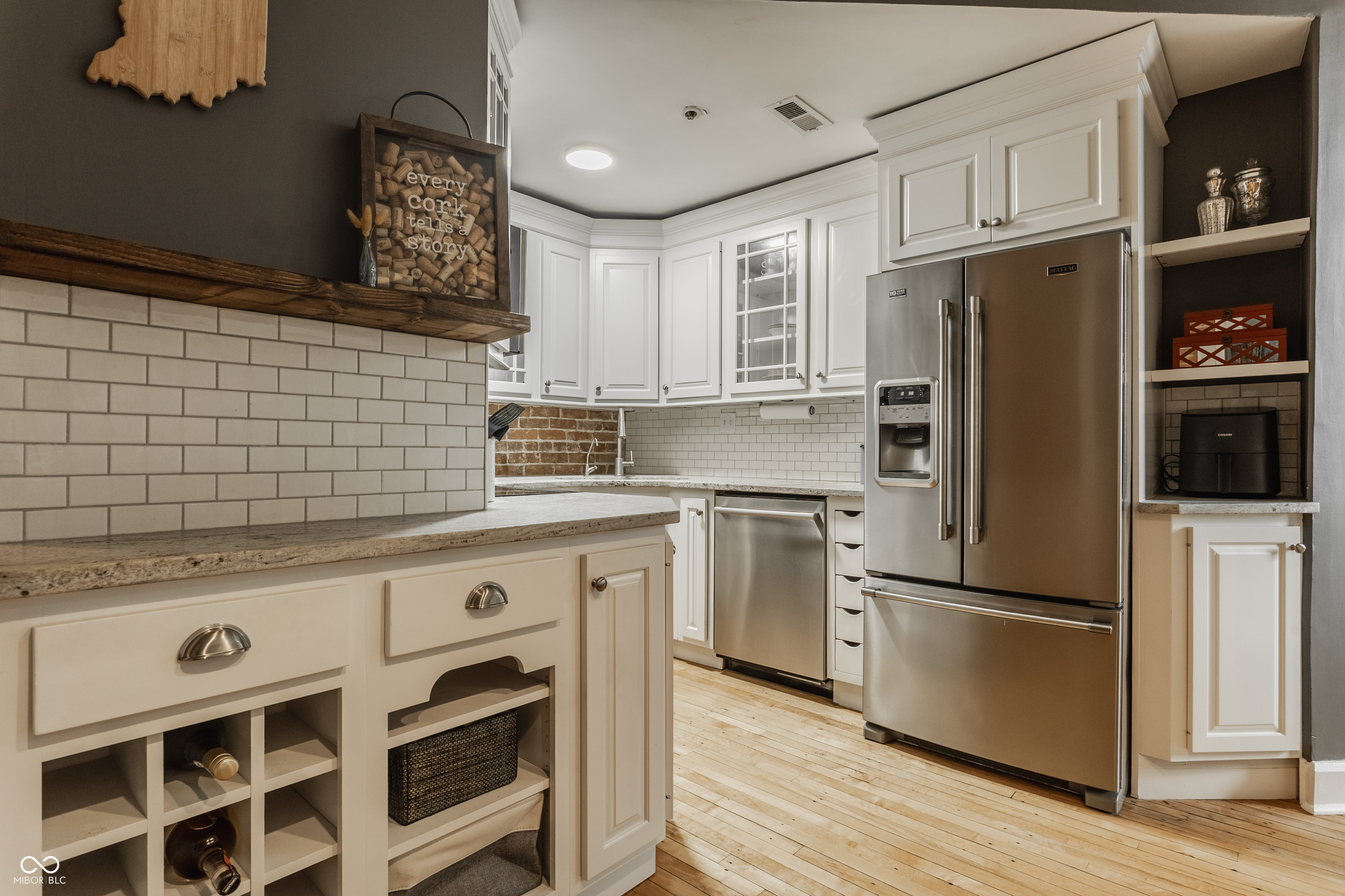 927 Noble Street Unit: 12