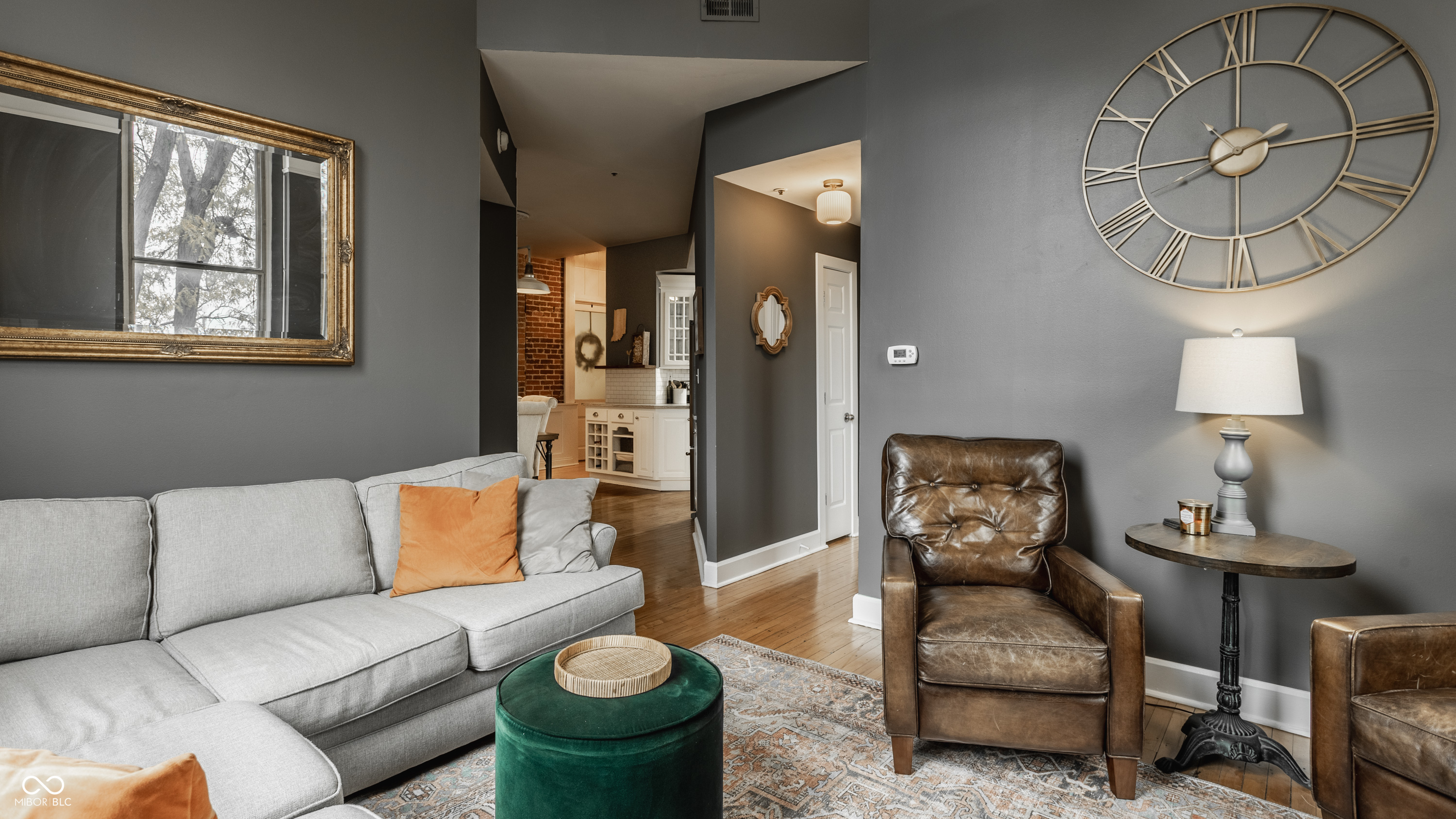 927 Noble Street Unit: 12