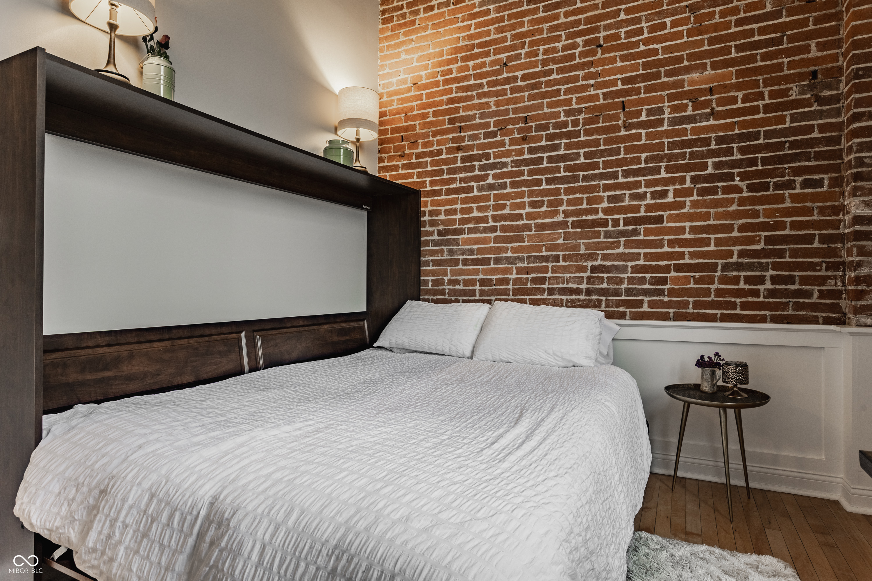 927 Noble Street Unit: 12