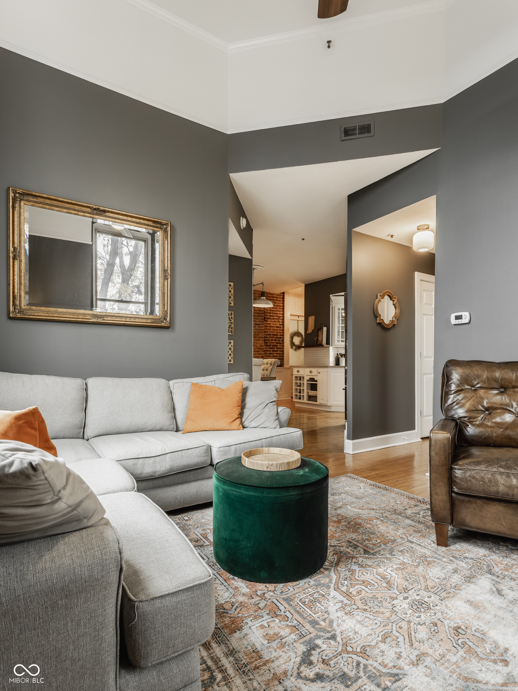 927 Noble Street Unit: 12