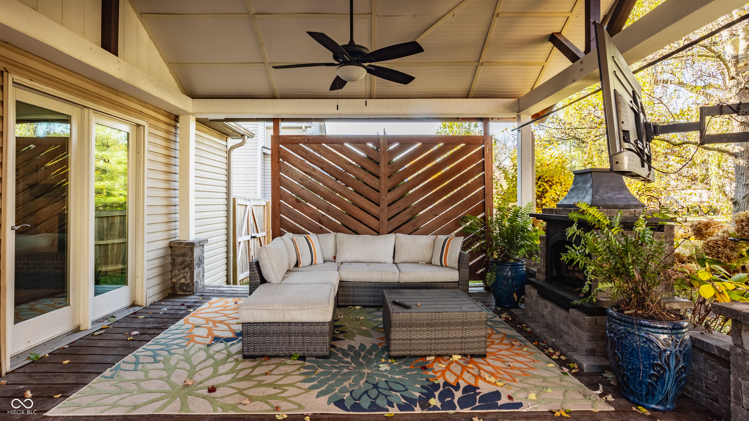 5325 Creekbend Drive