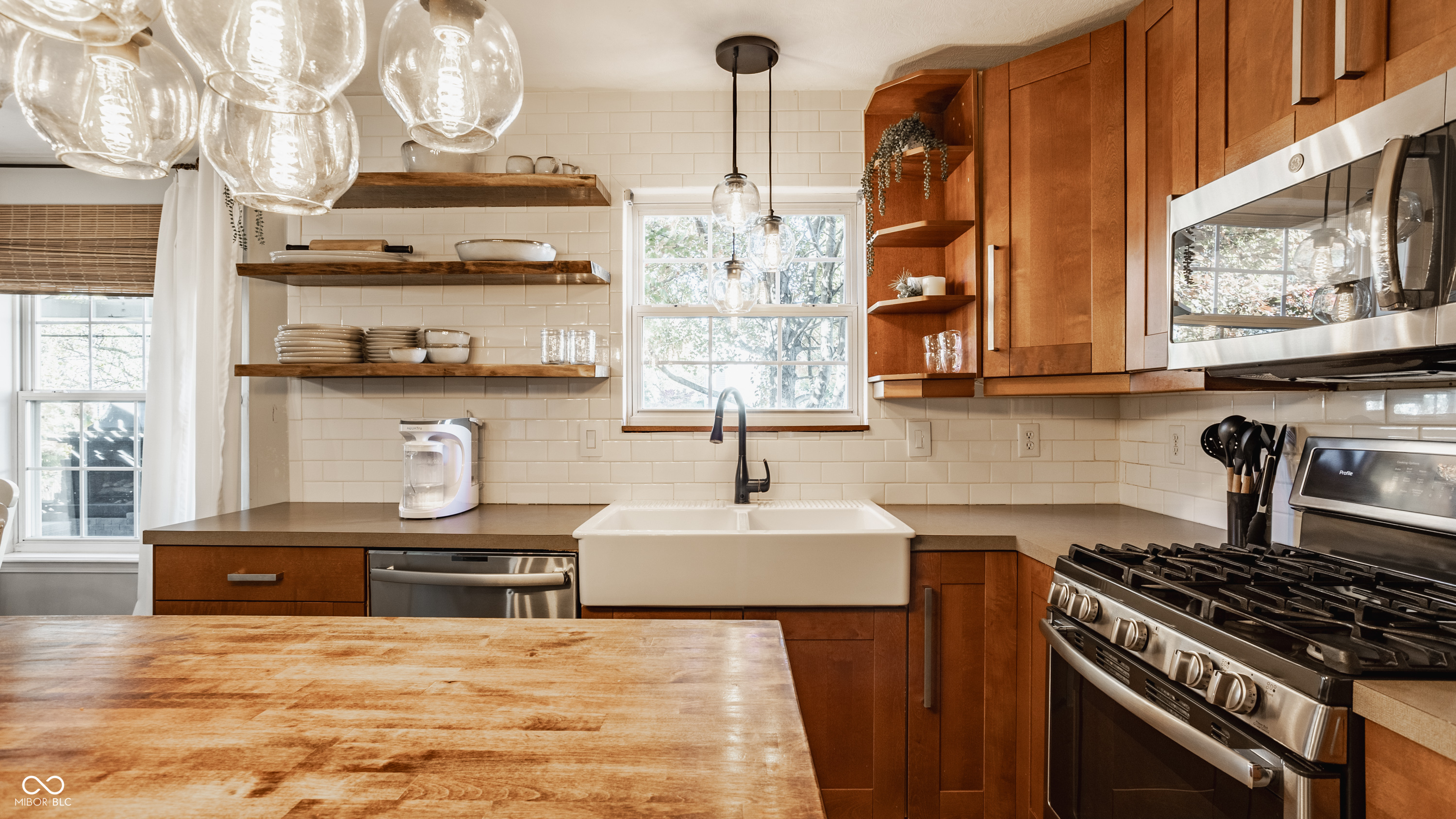 5325 Creekbend Drive