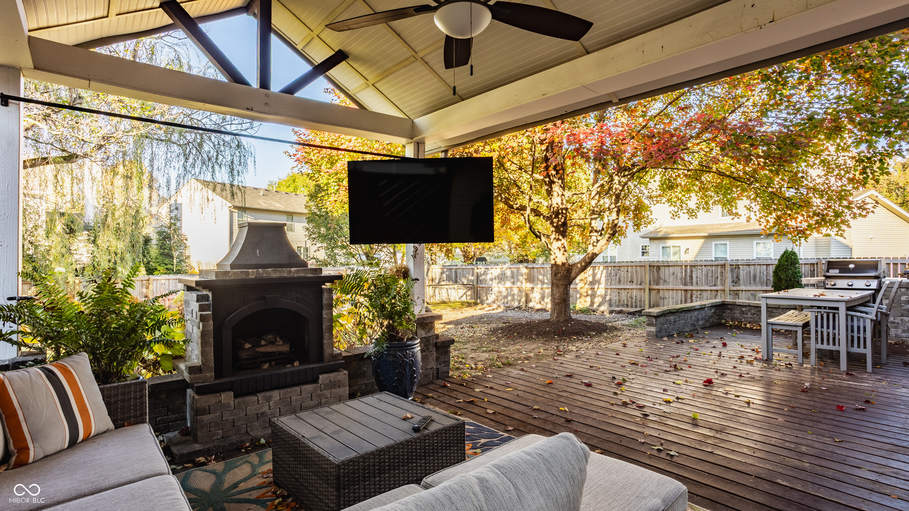 5325 Creekbend Drive