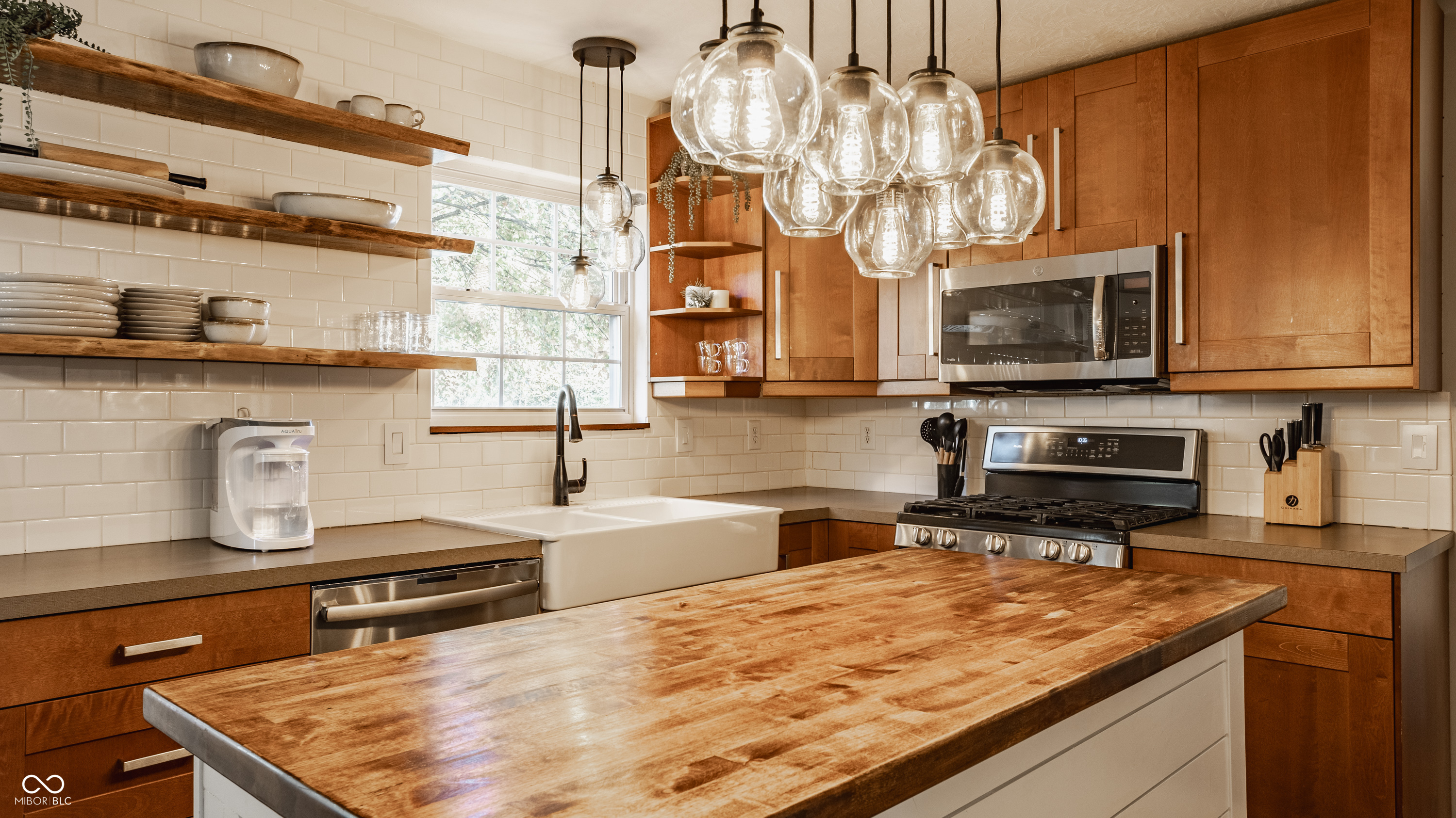 5325 Creekbend Drive