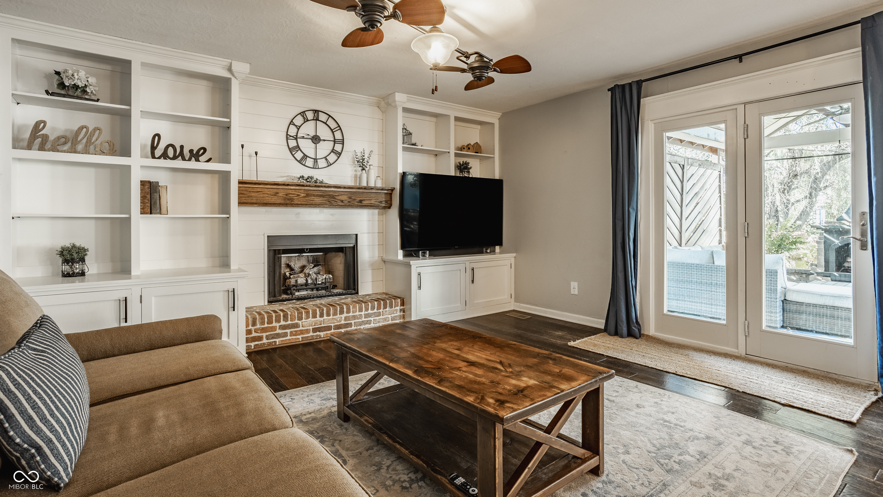 5325 Creekbend Drive