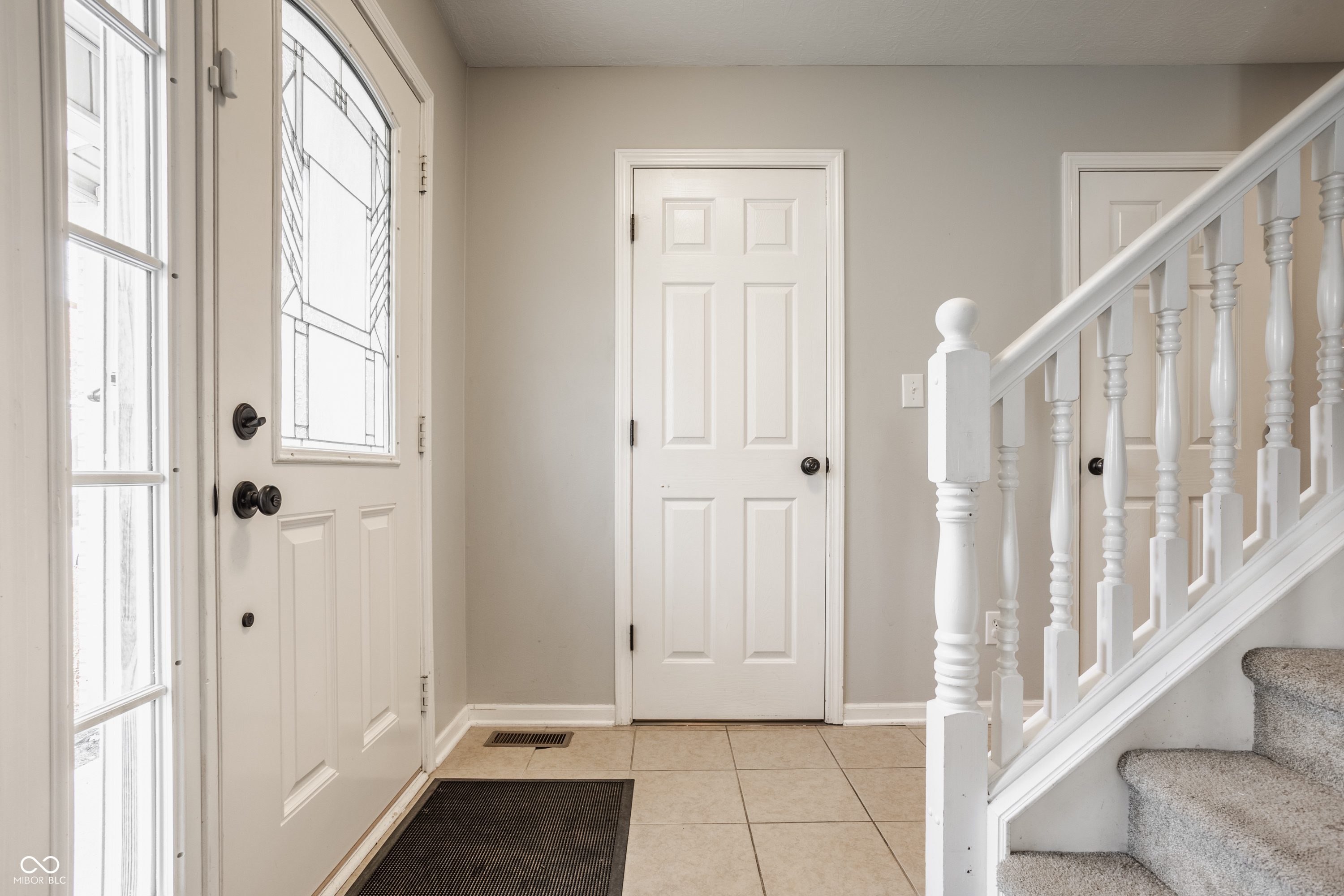 5325 Creekbend Drive