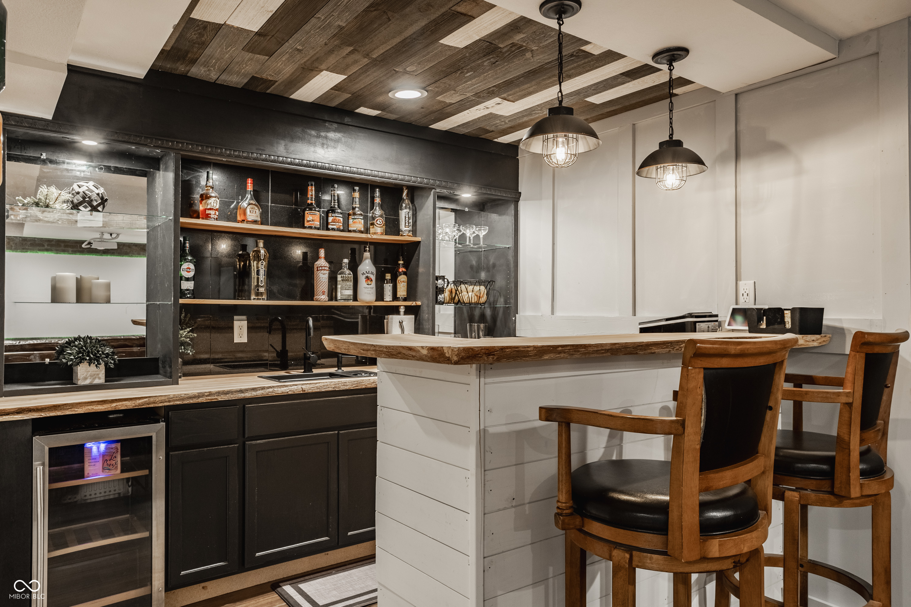 5325 Creekbend Drive