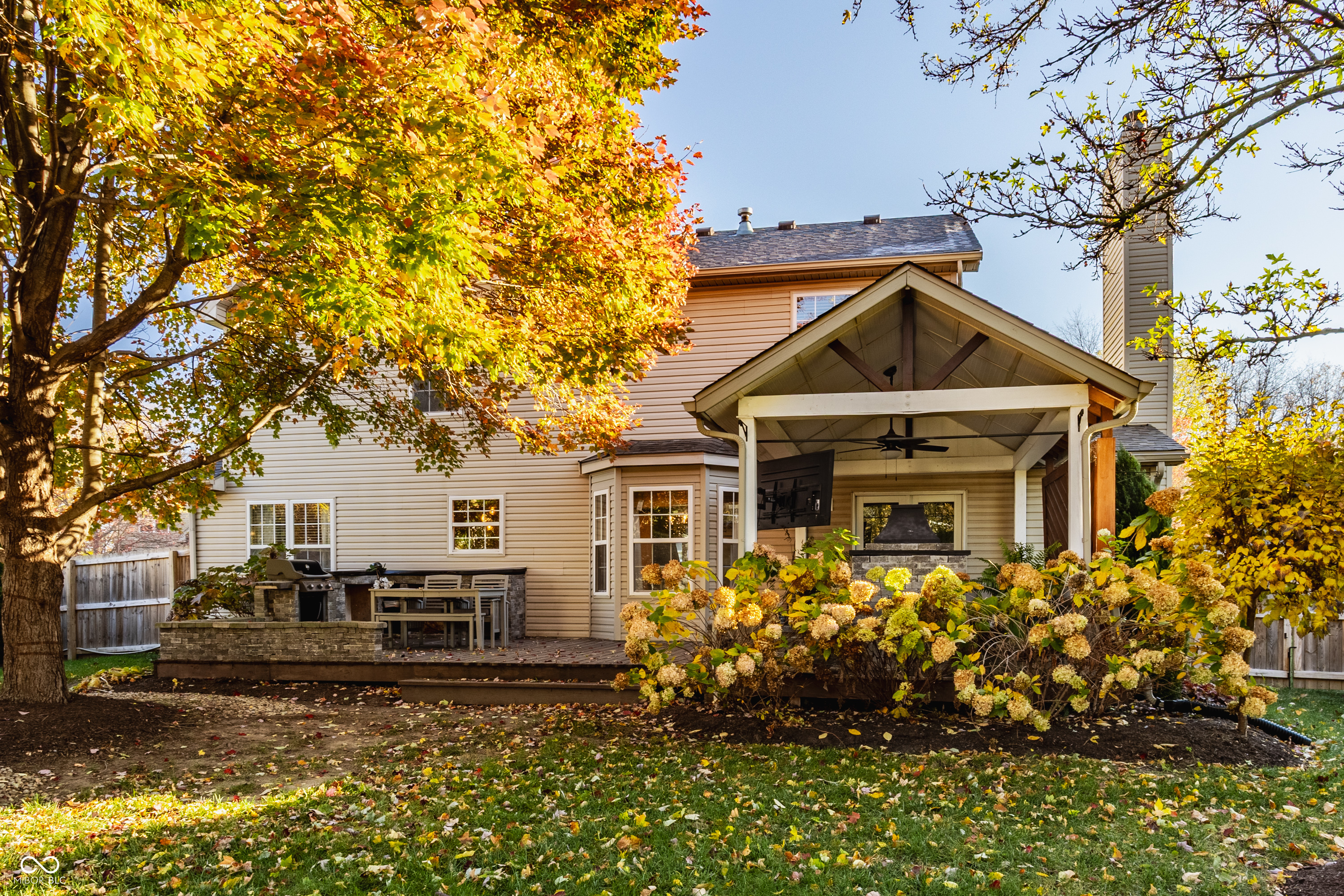 5325 Creekbend Drive