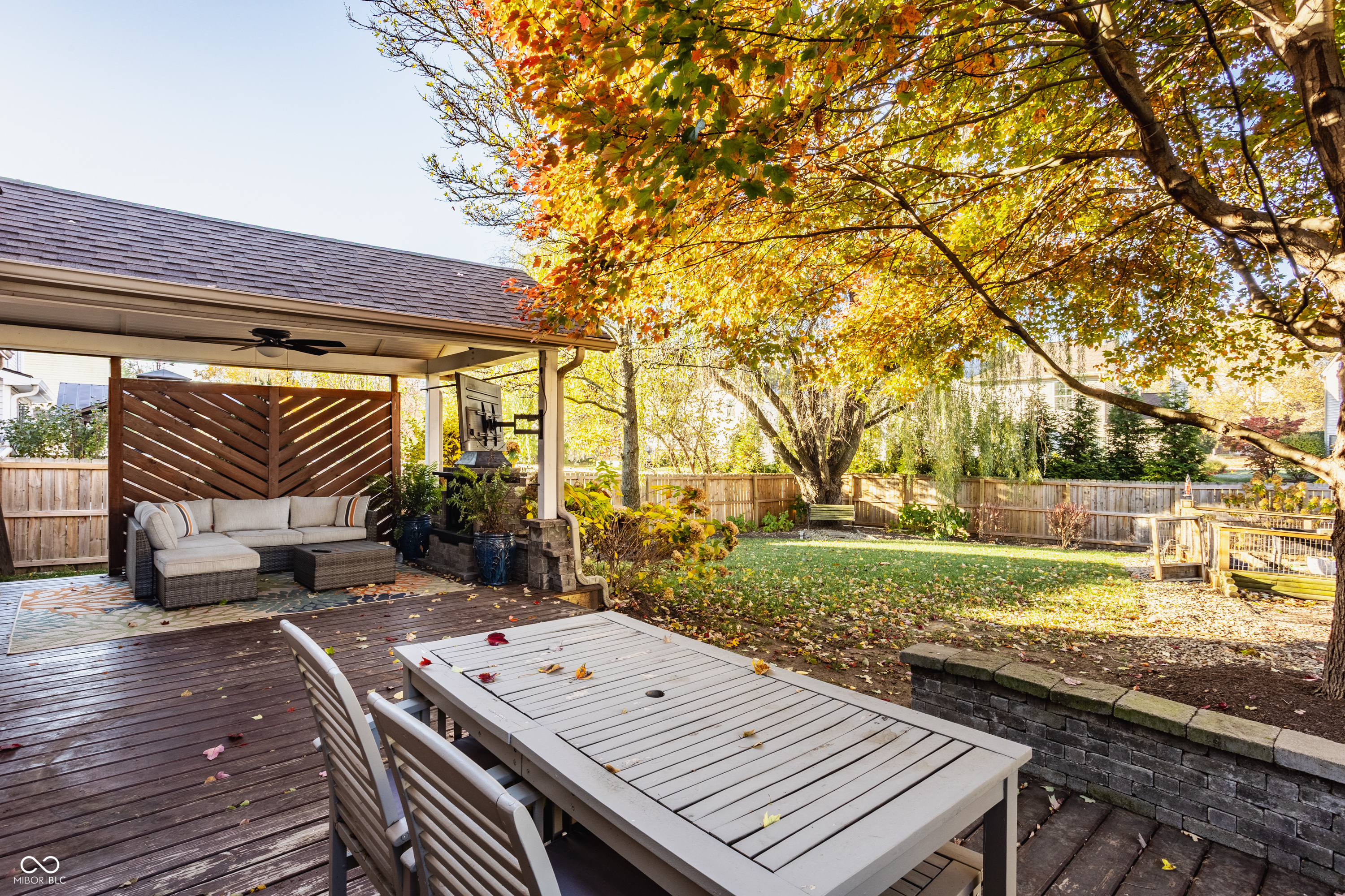 5325 Creekbend Drive