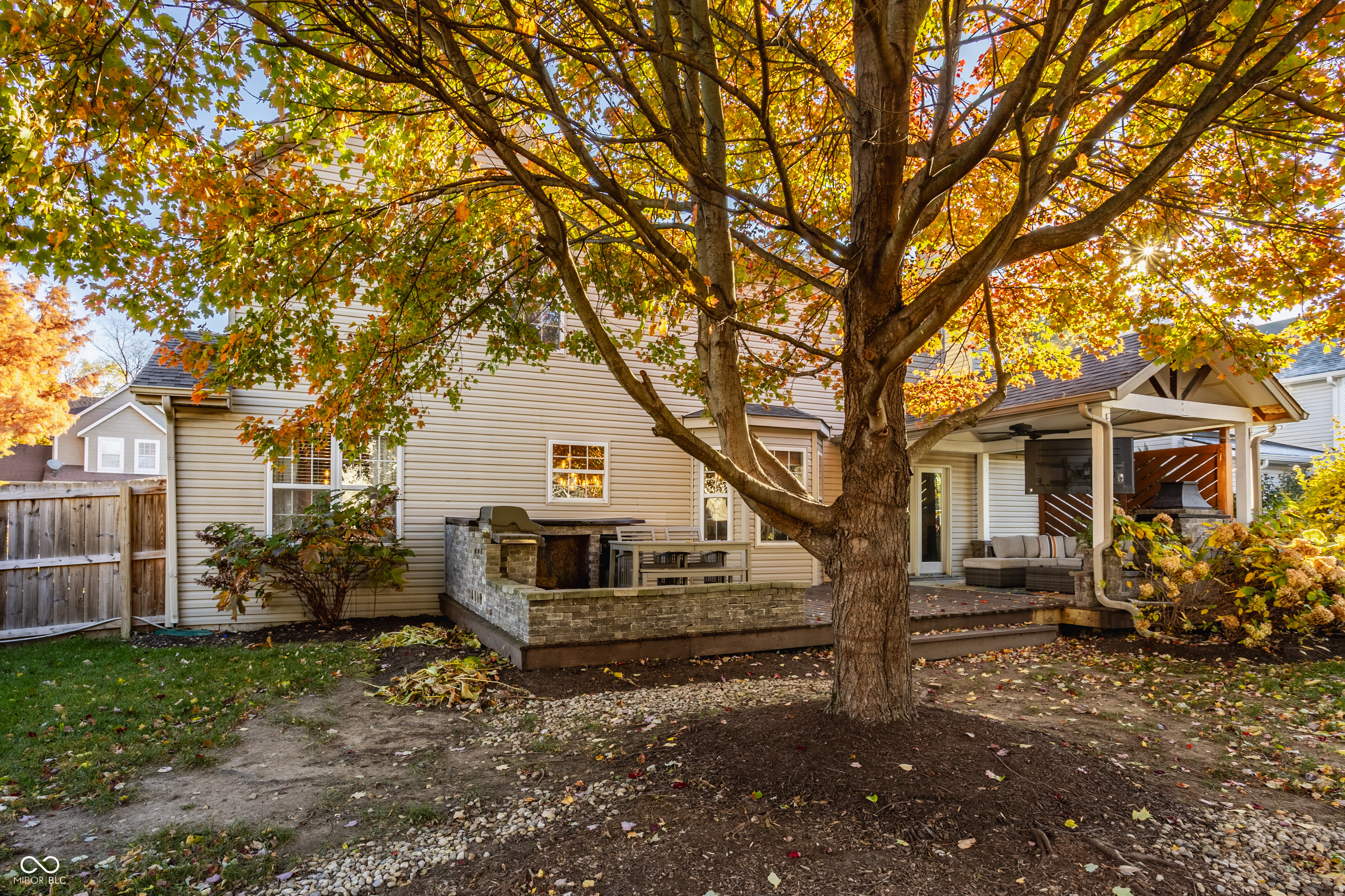 5325 Creekbend Drive