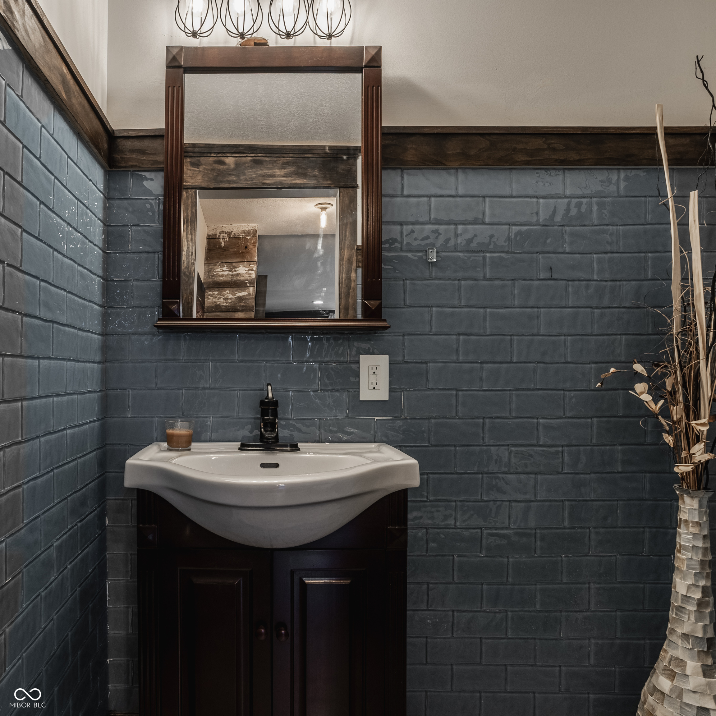 5325 Creekbend Drive