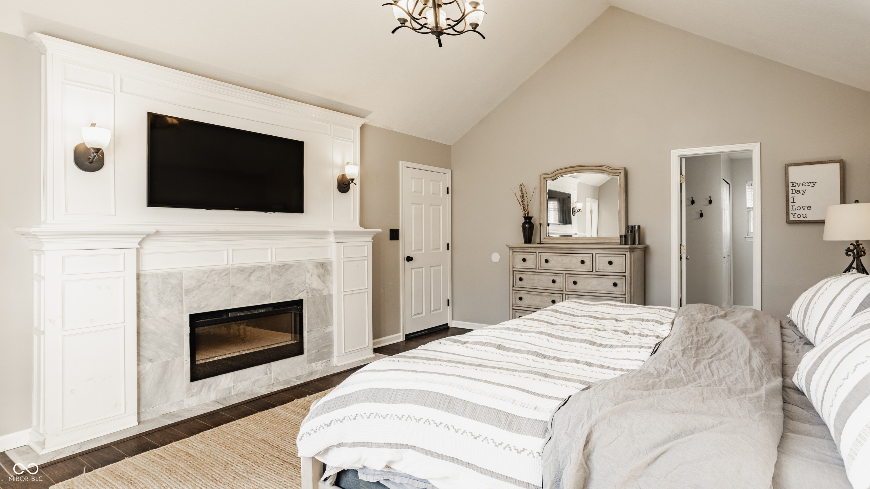 5325 Creekbend Drive