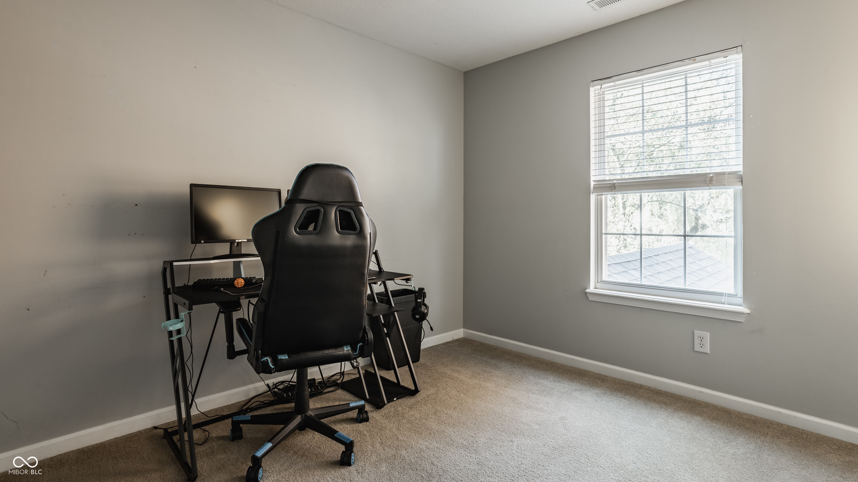 5325 Creekbend Drive