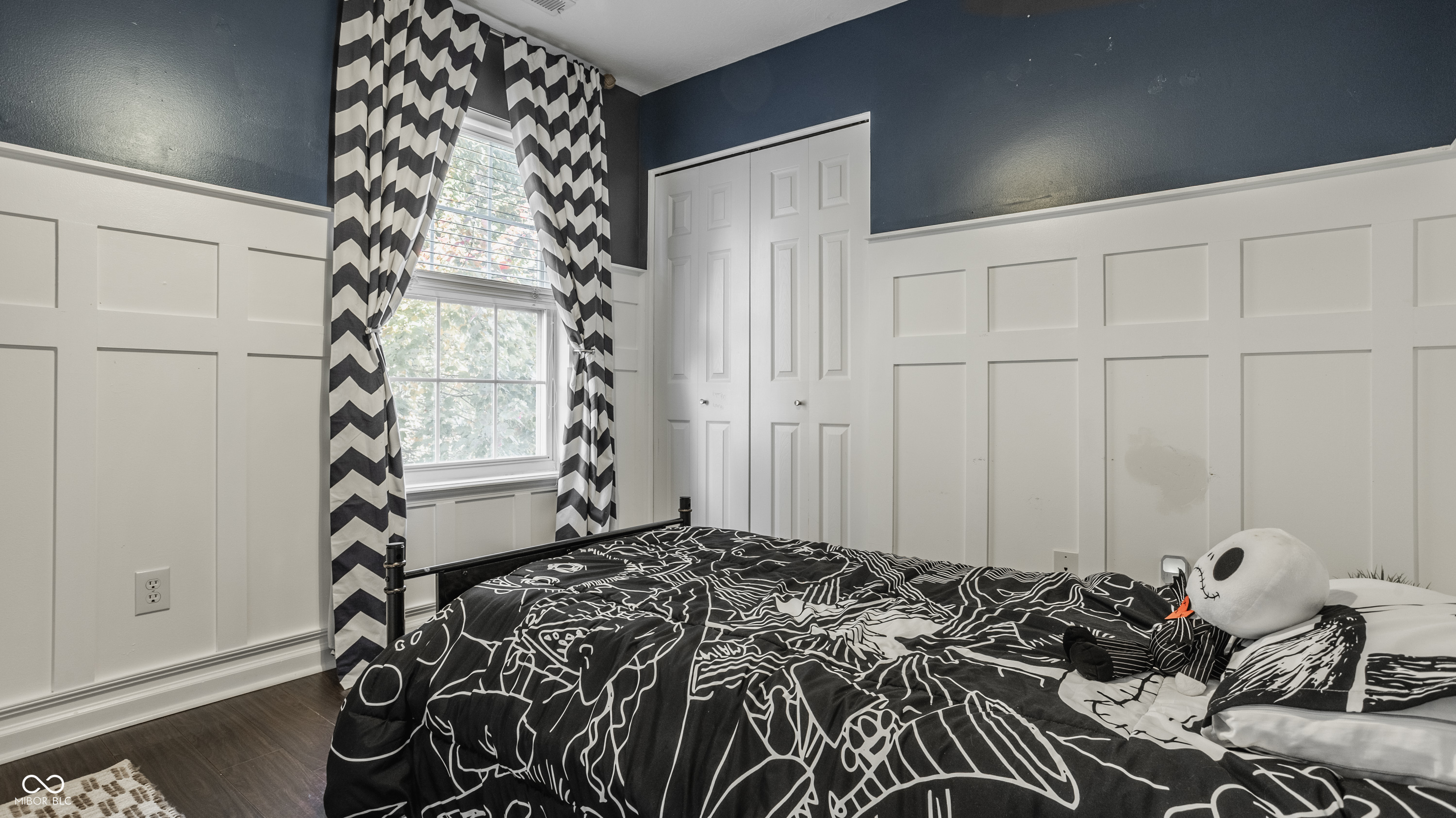 5325 Creekbend Drive