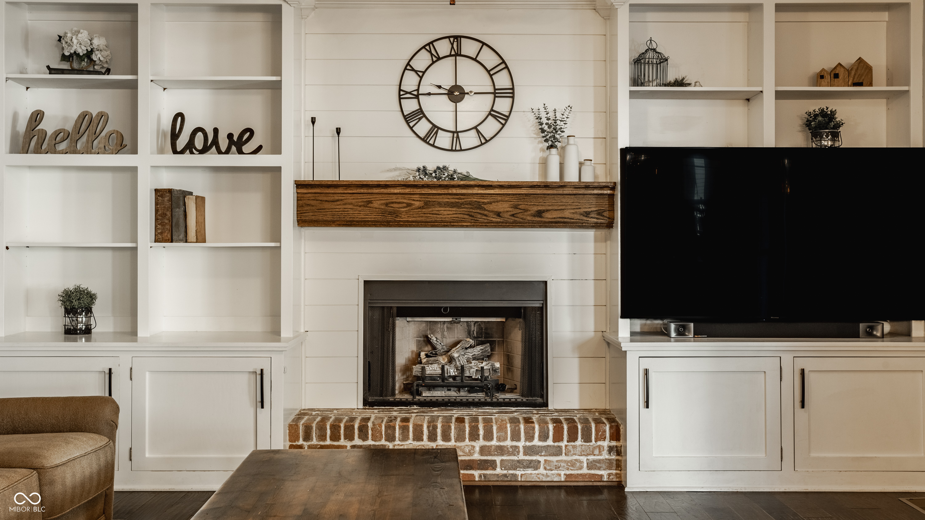 5325 Creekbend Drive