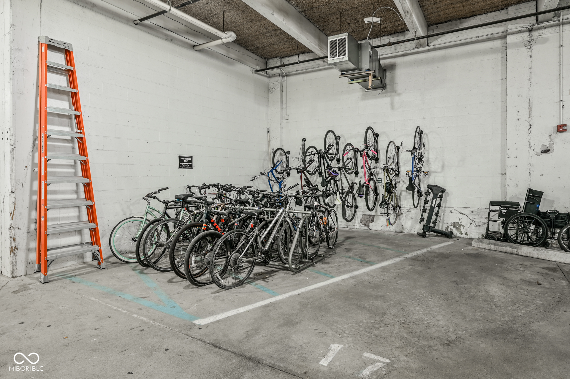 630 N College Avenue Unit: 403