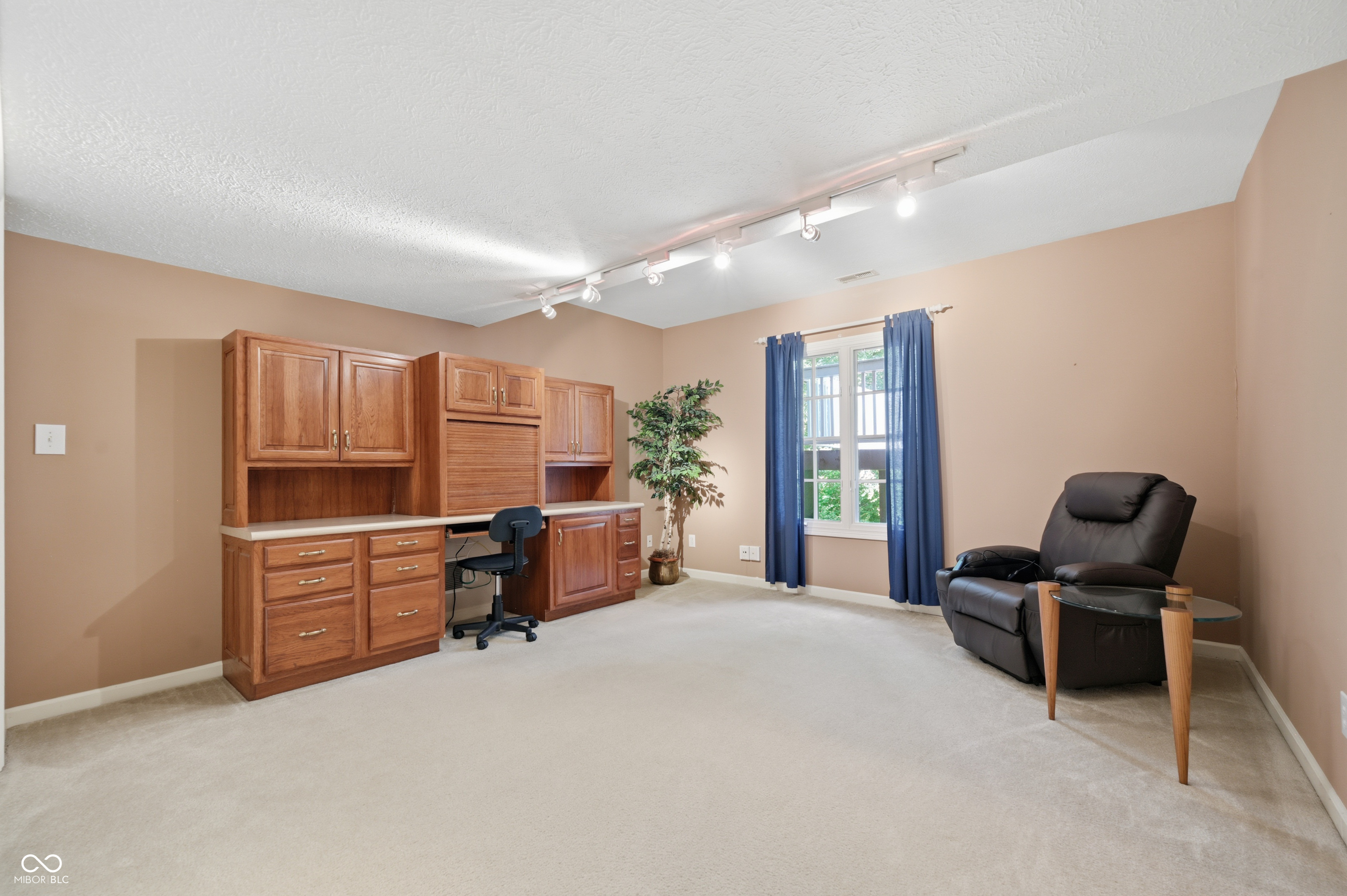 8821 Bay Breeze Lane