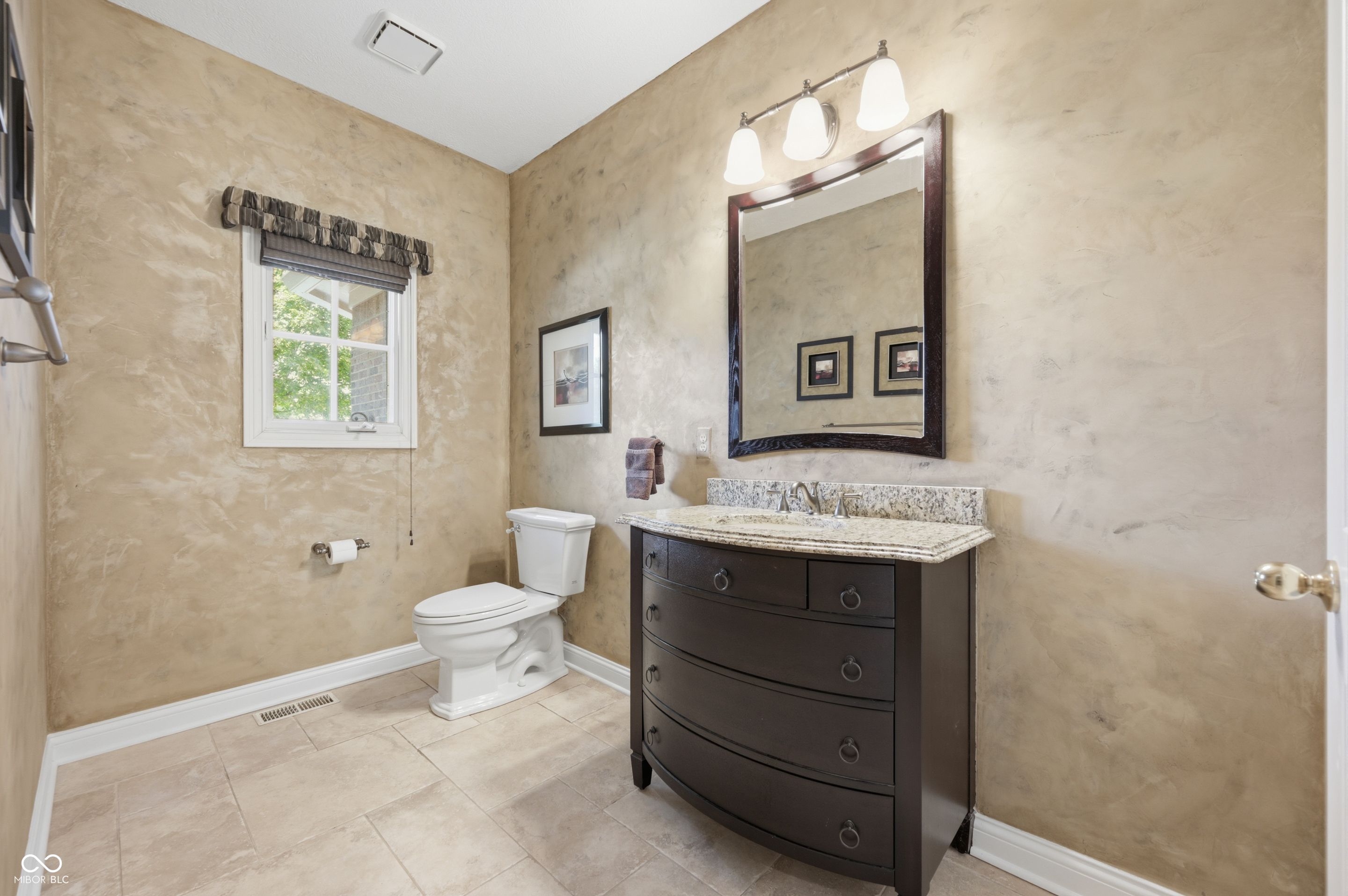8821 Bay Breeze Lane