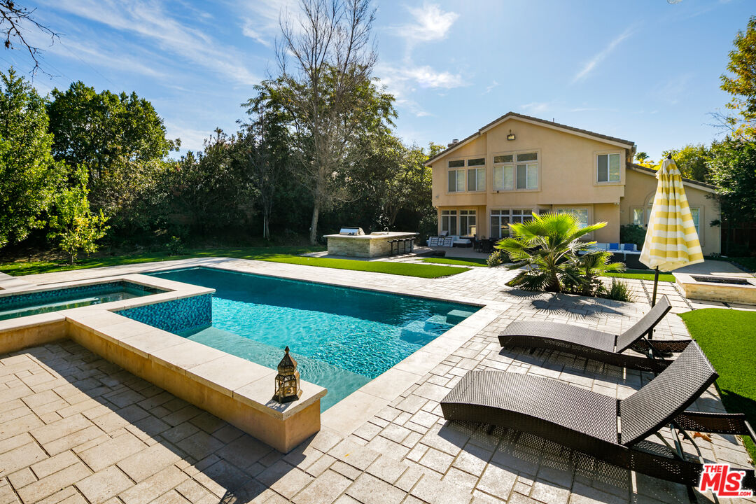 18419 Saint Moritz Dr