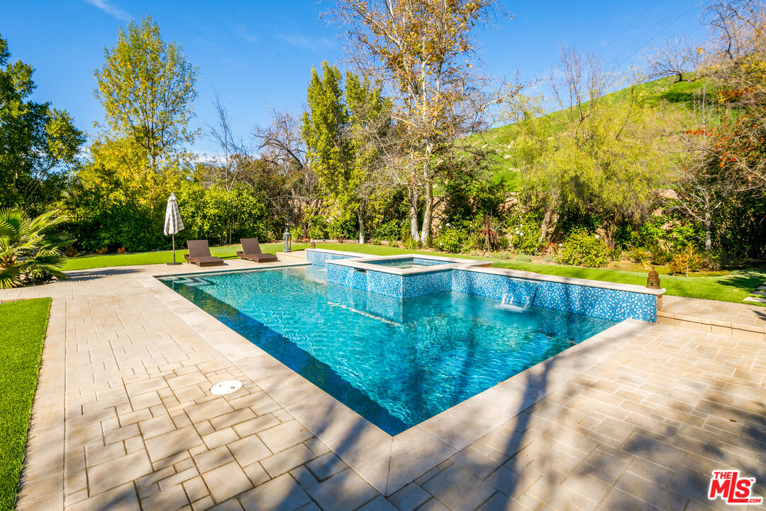 18419 Saint Moritz Dr