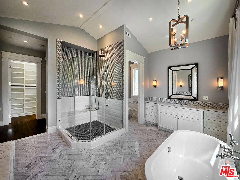 3815 Valley Meadow RD