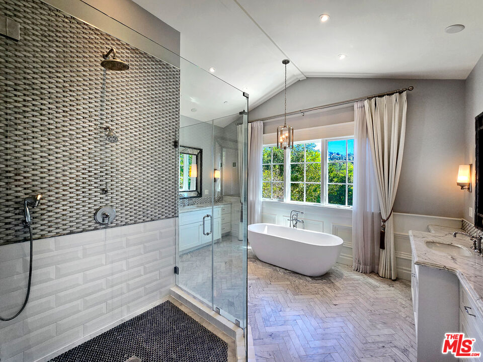 3815 Valley Meadow RD