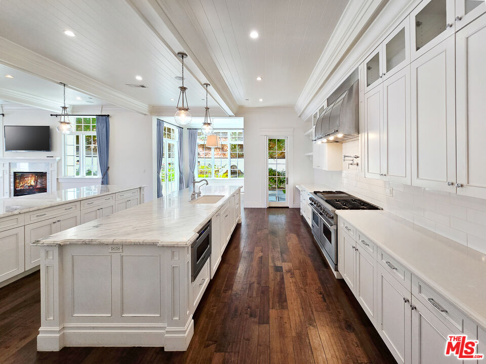 3815 Valley Meadow RD